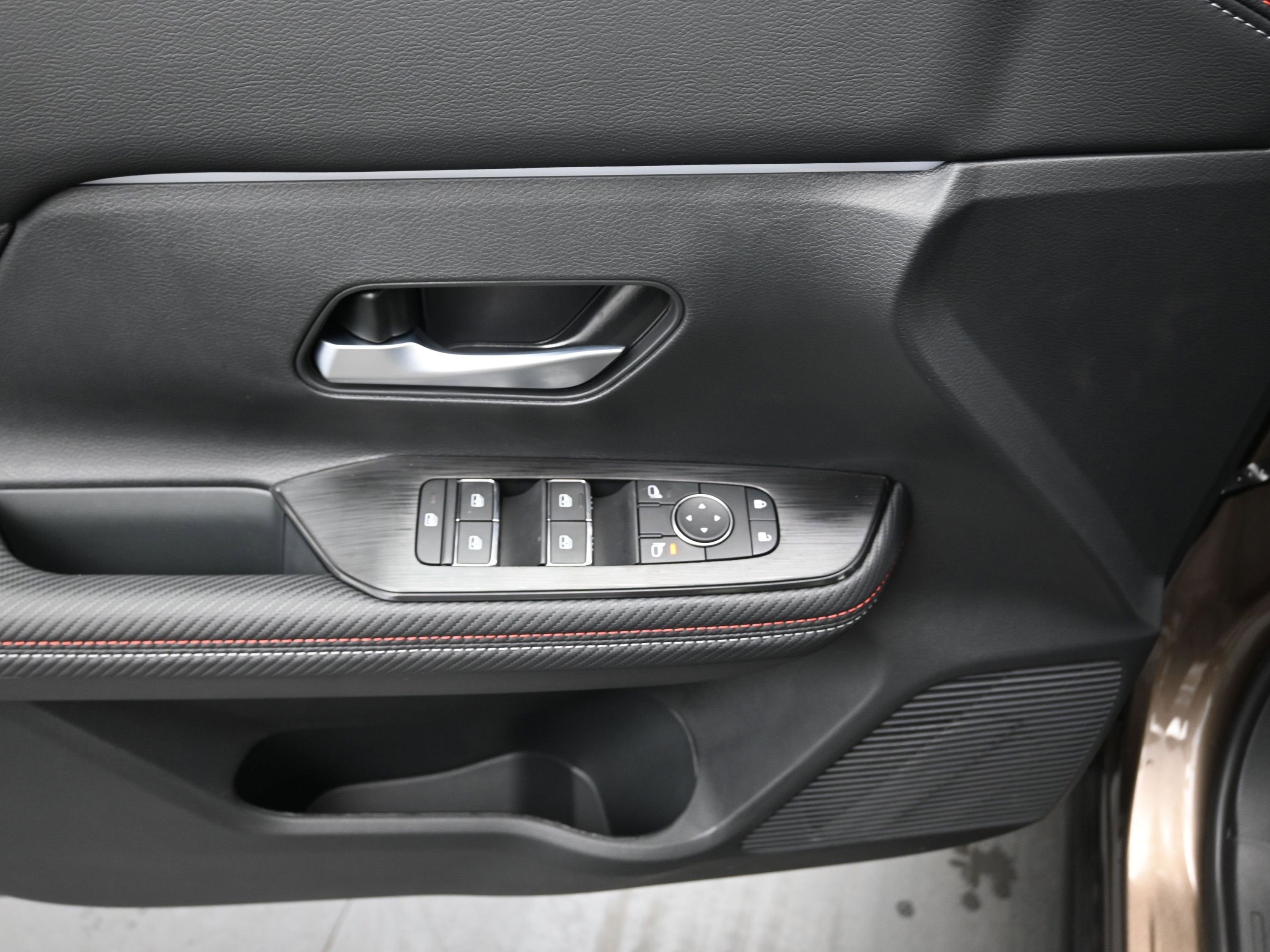 2026 Nissan KICKS SR PREMIUM