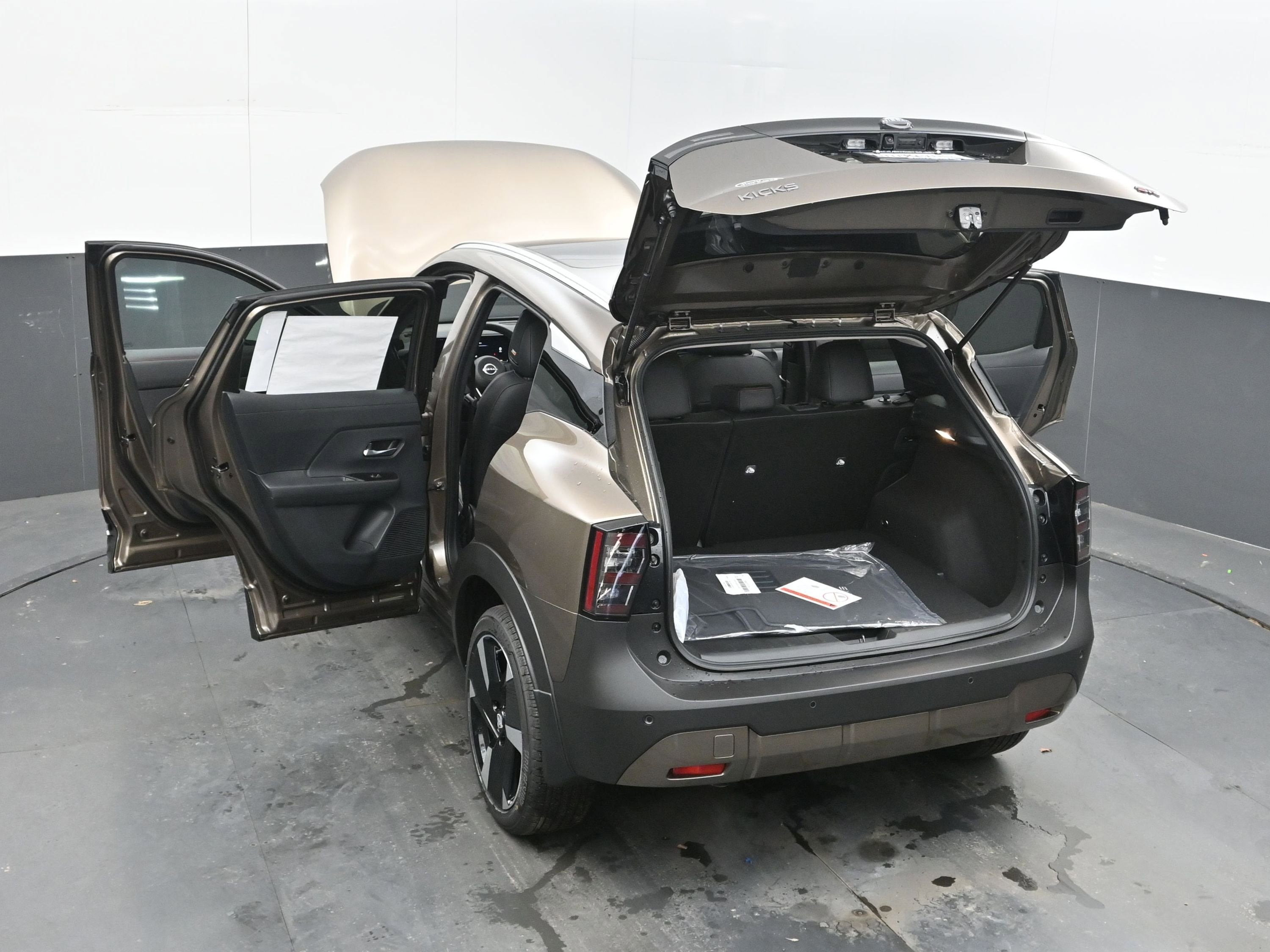 2026 Nissan KICKS SR PREMIUM