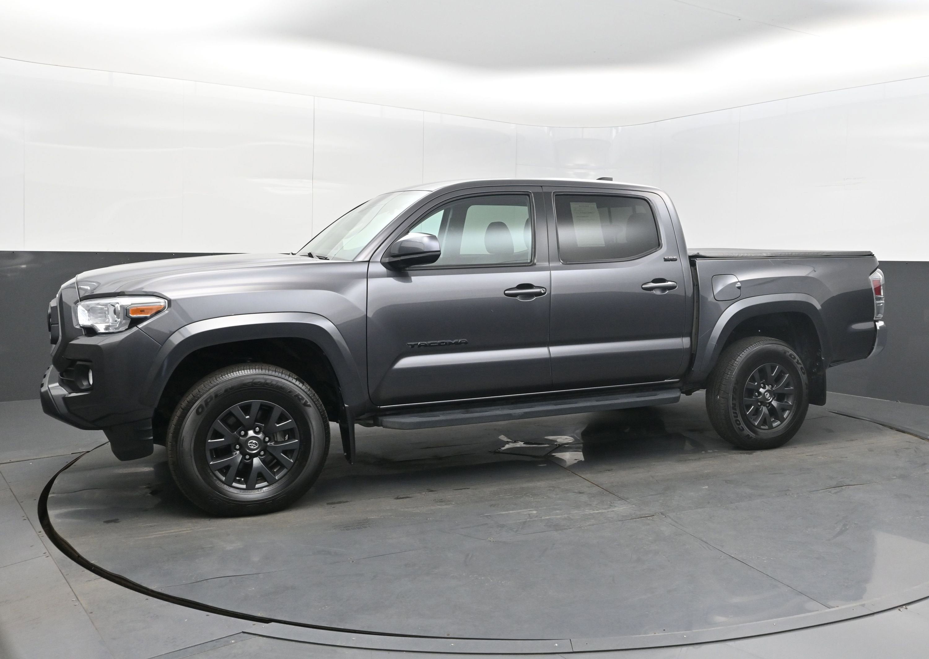 2022 Toyota Tacoma 2WD SR5