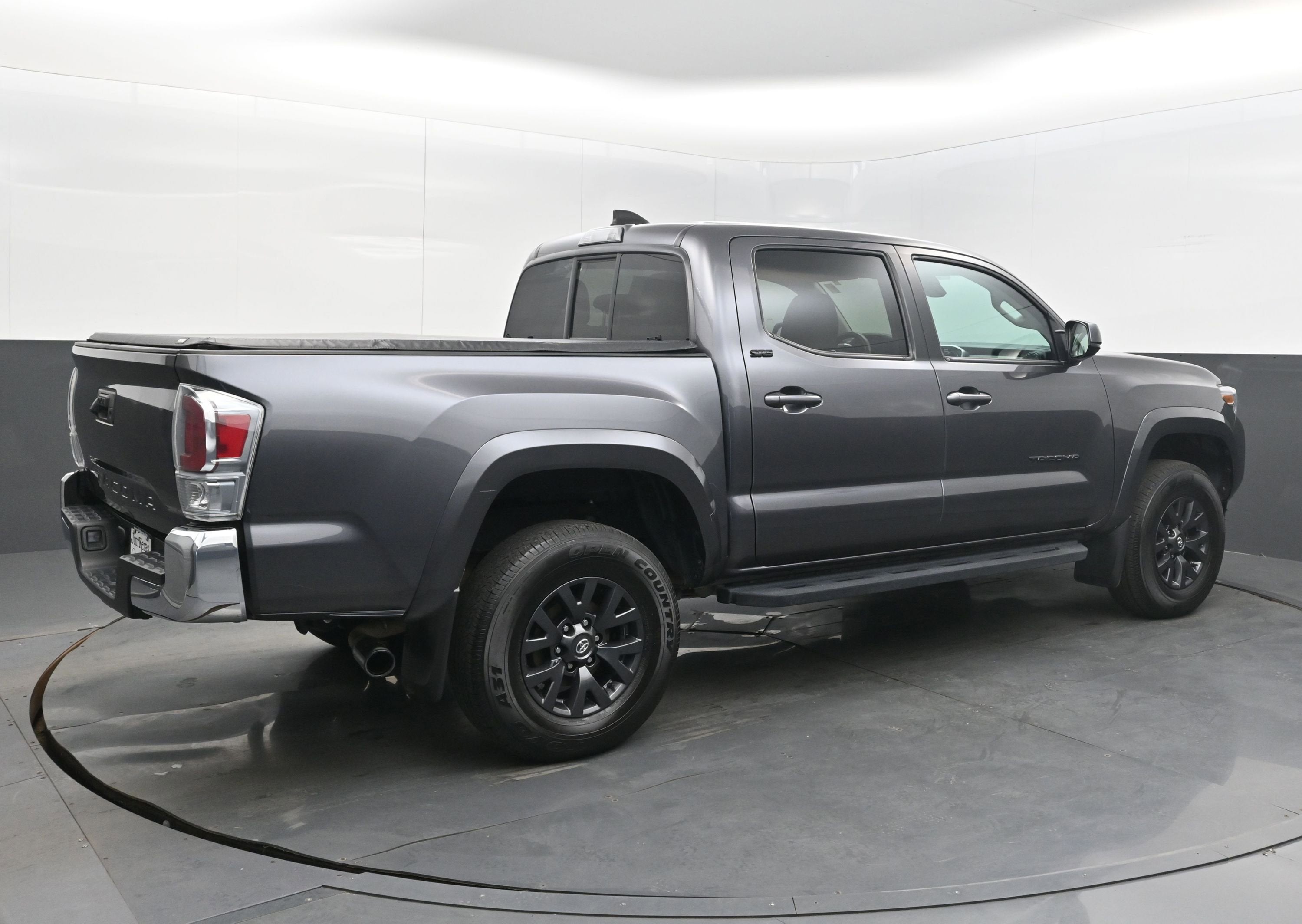 2022 Toyota Tacoma 2WD SR5