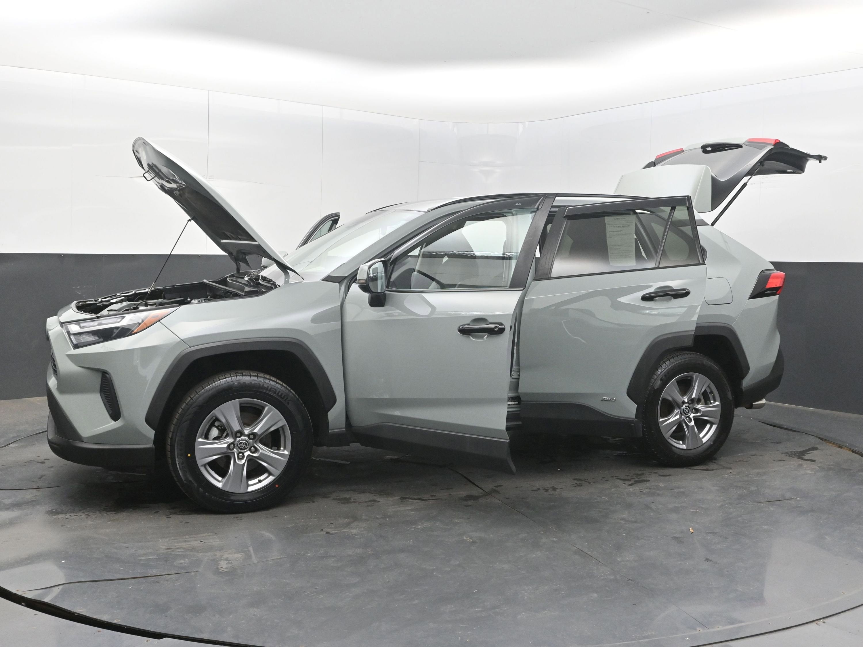 2022 Toyota RAV4 Hybrid XLE
