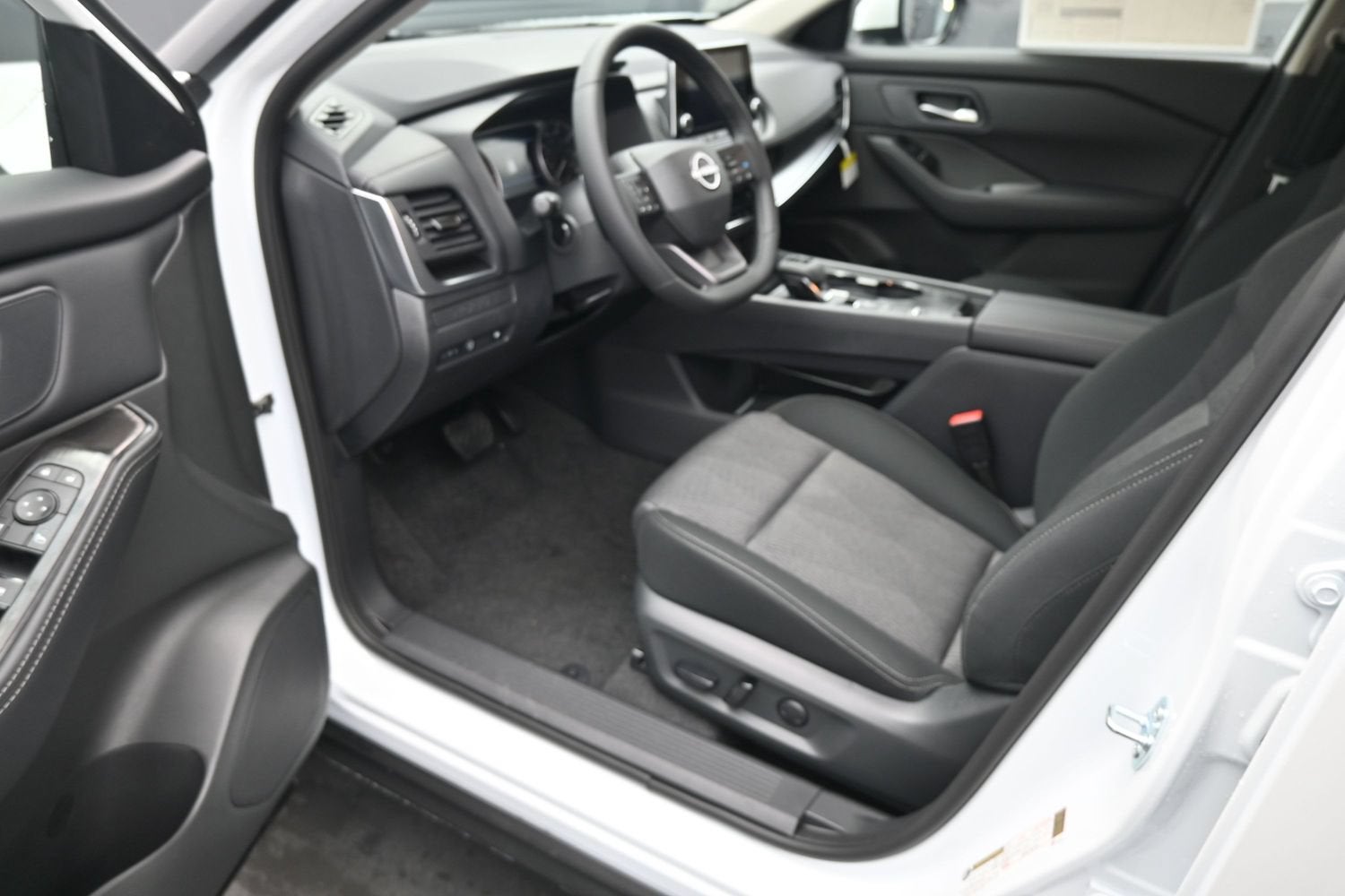 2027 Nissan ROGUE SV