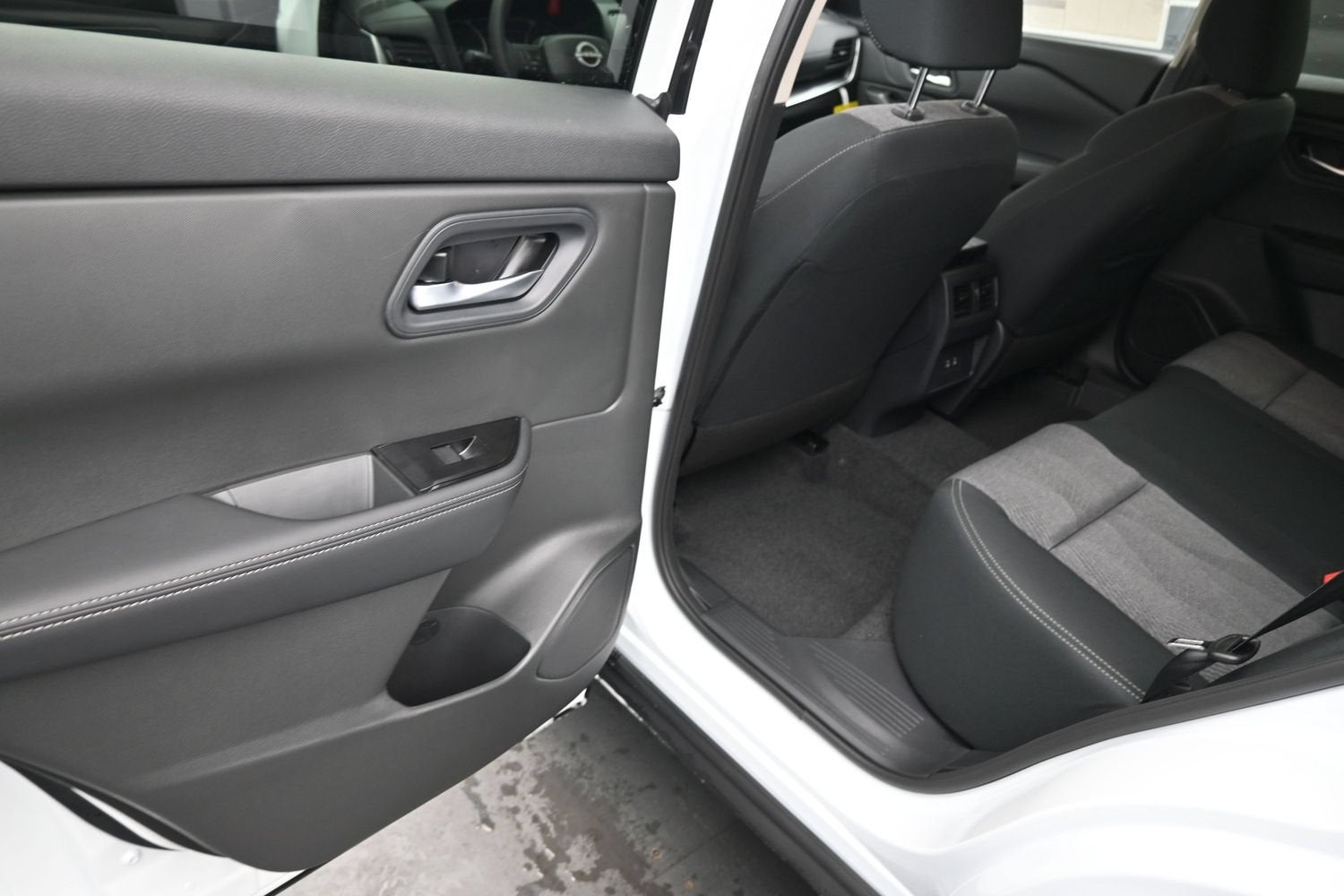 2027 Nissan ROGUE SV