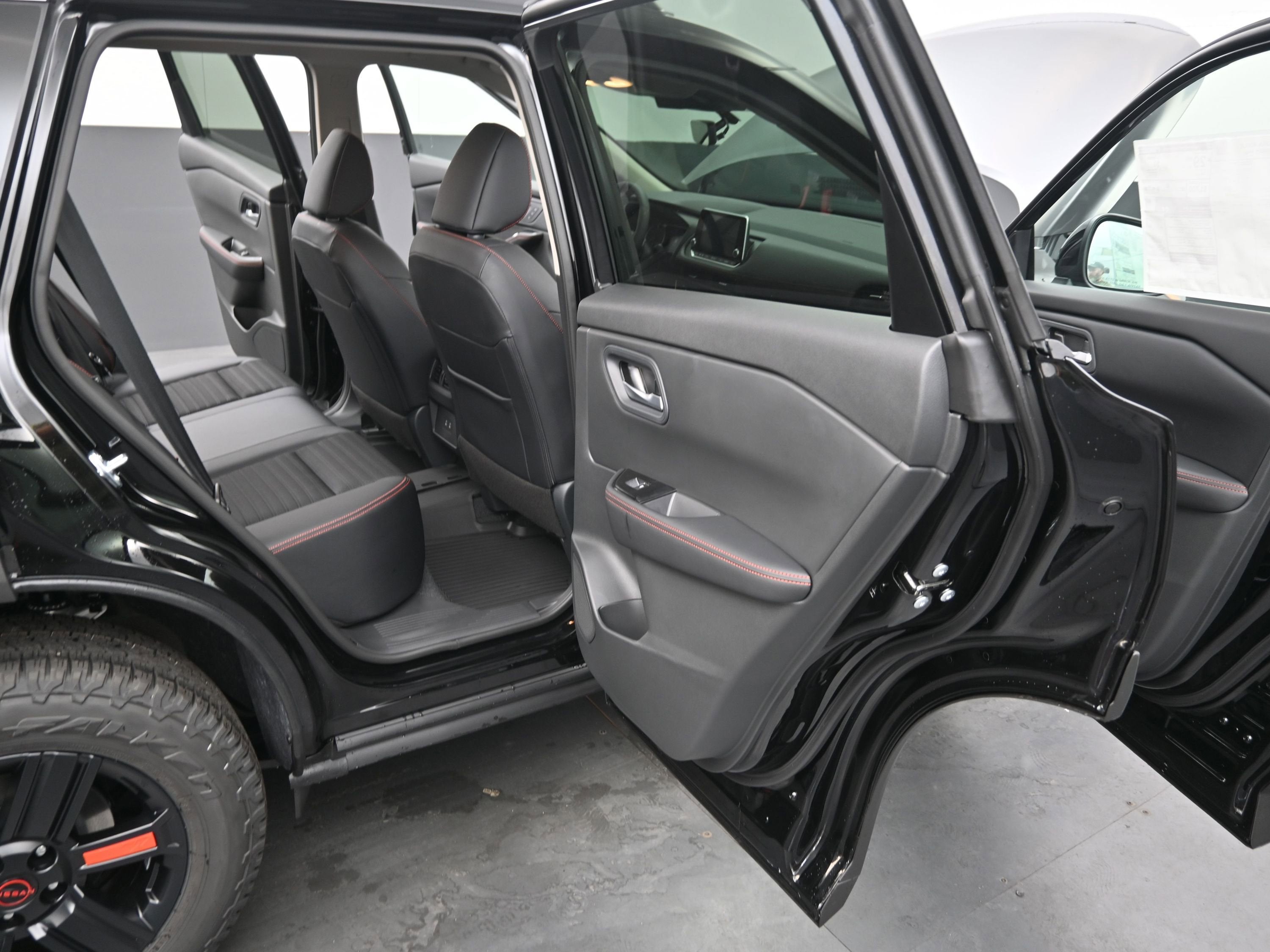 2026 Nissan ROGUE Rock Creek PREMIUM