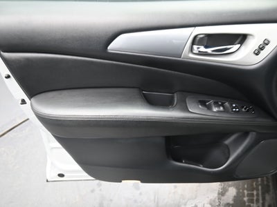 2020 Nissan Pathfinder SL