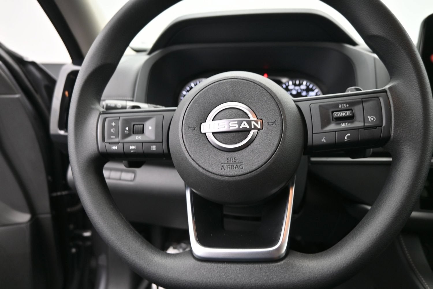 2025 Nissan Pathfinder S