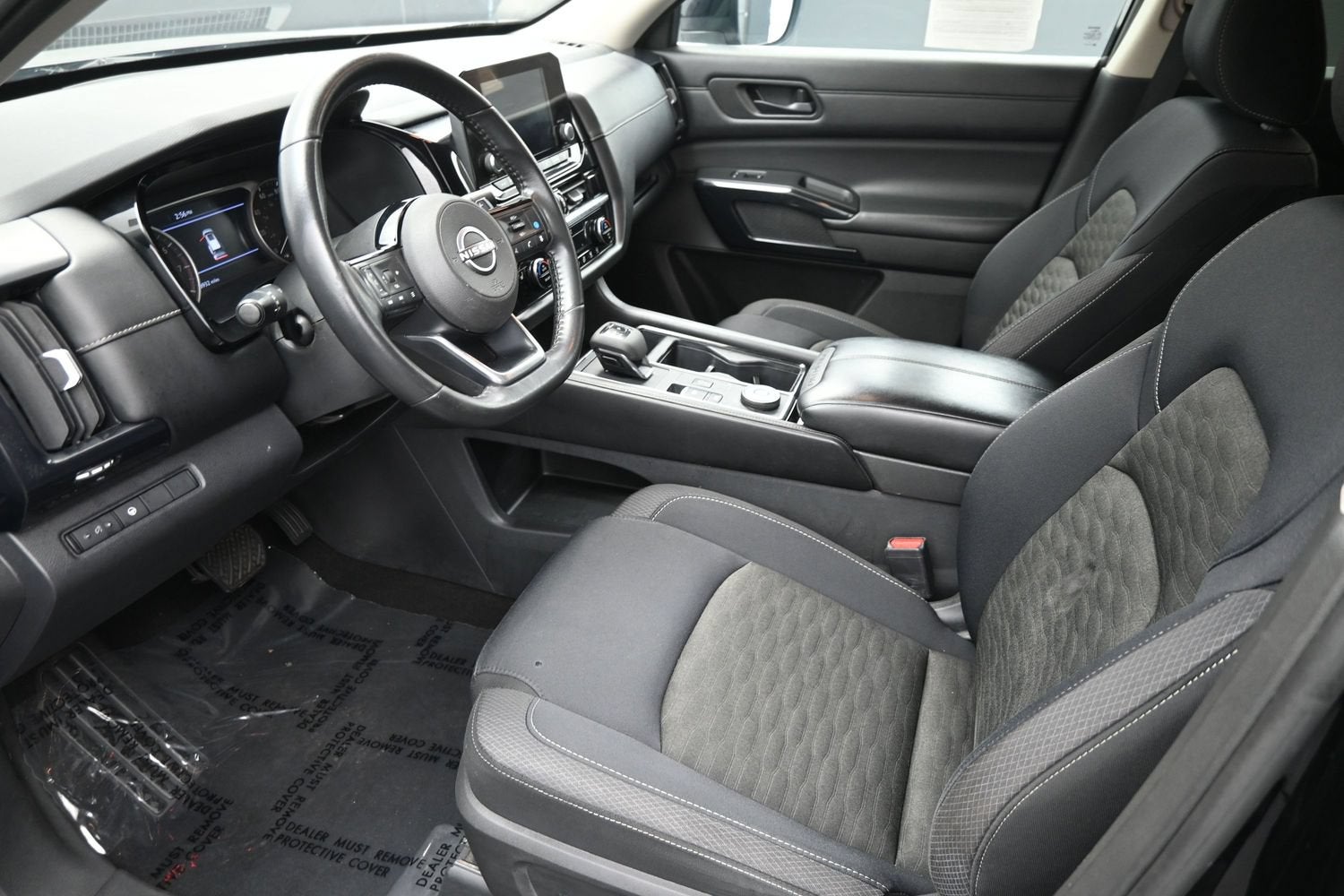 2023 Nissan Pathfinder SV