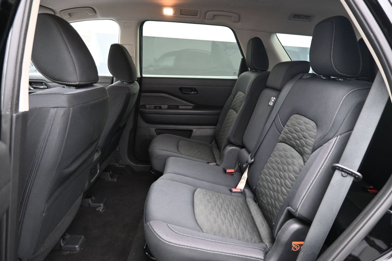 2023 Nissan Pathfinder SV