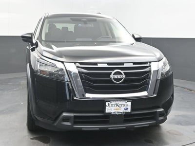 2023 Nissan Pathfinder SV