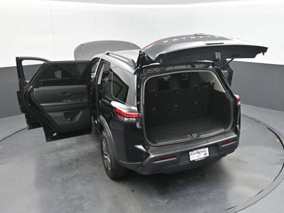 2023 Nissan Pathfinder SV