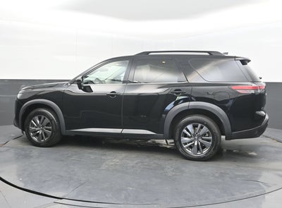 2023 Nissan Pathfinder SV