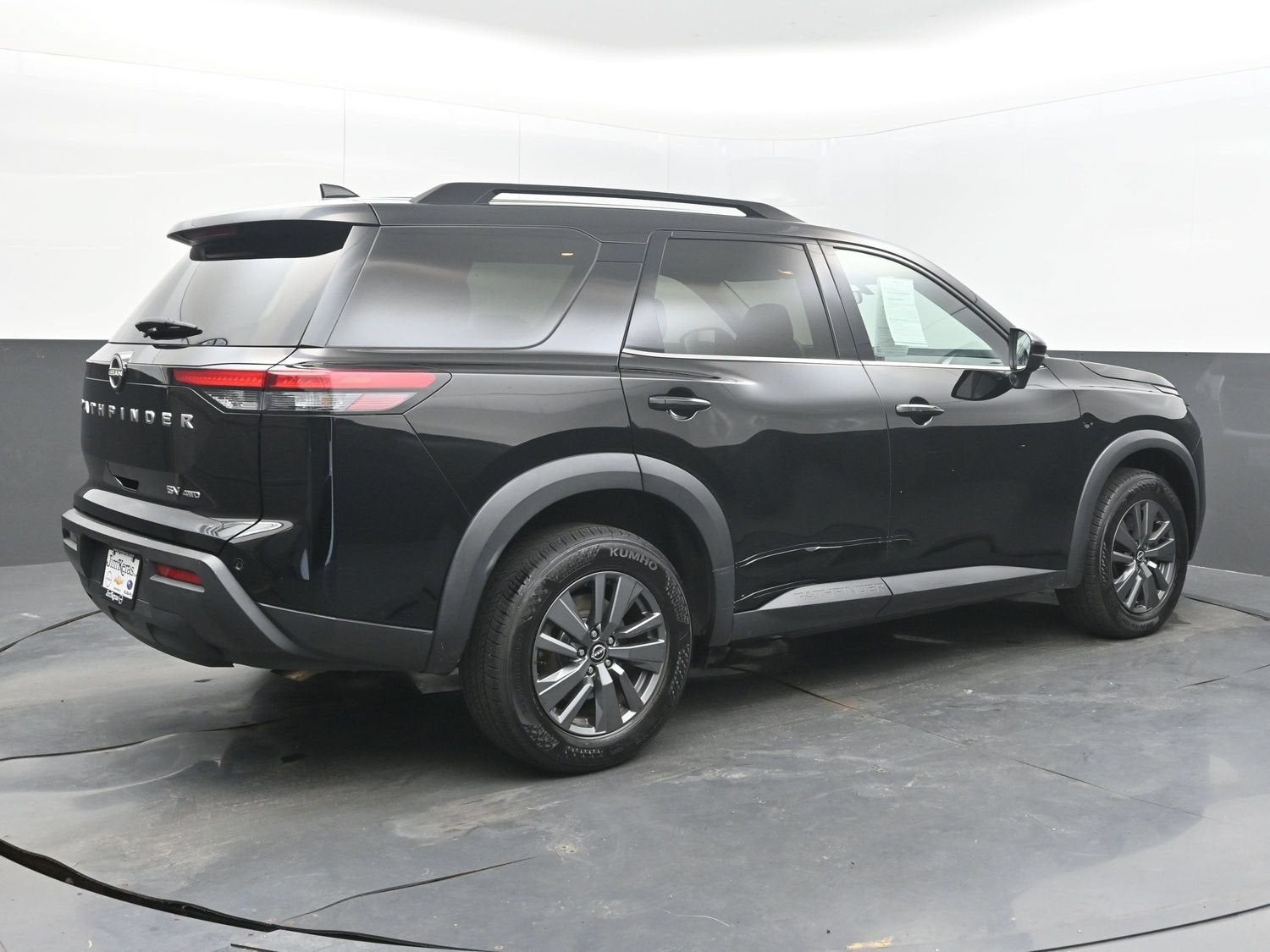2023 Nissan Pathfinder SV