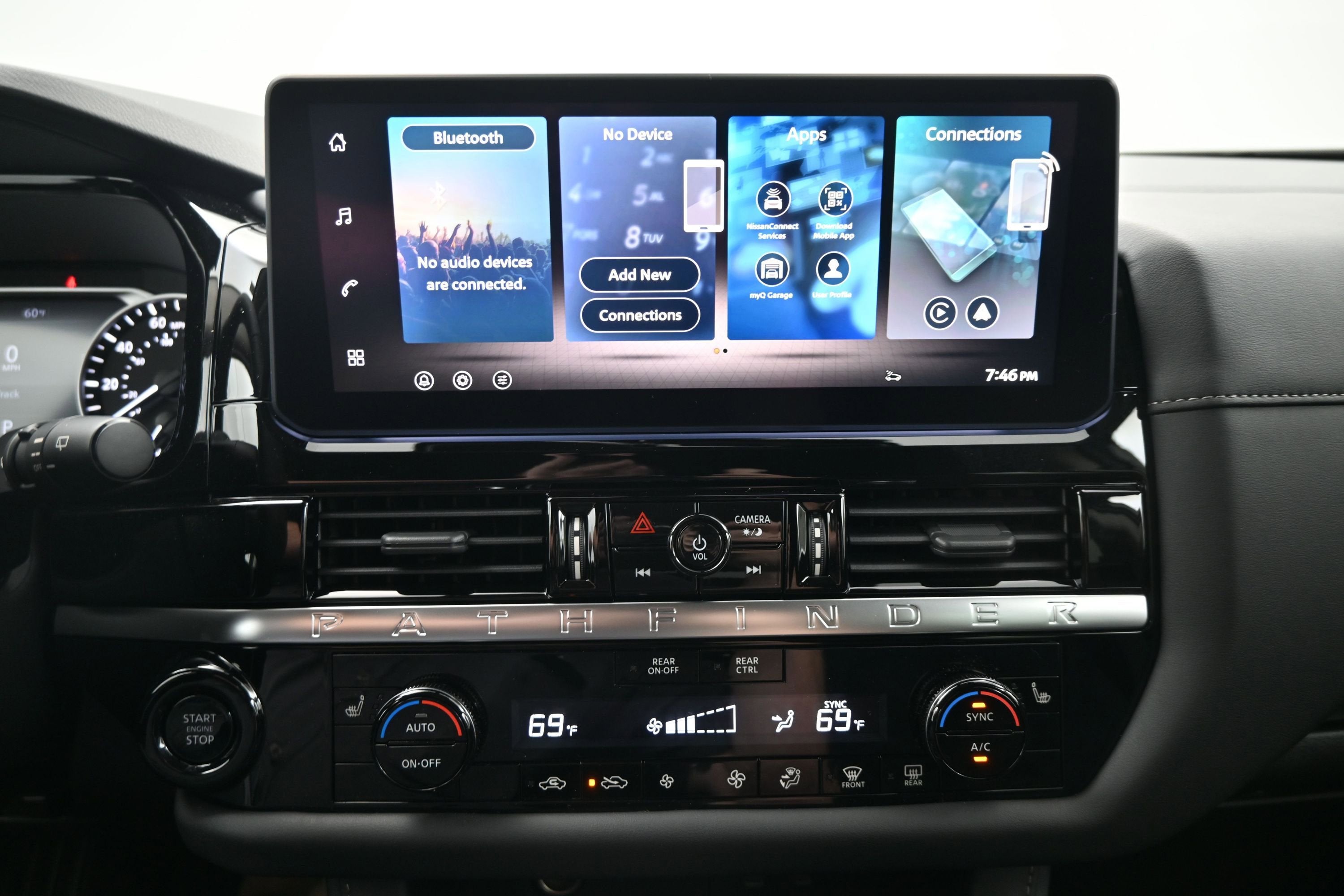2026 Nissan PATHFINDER SV