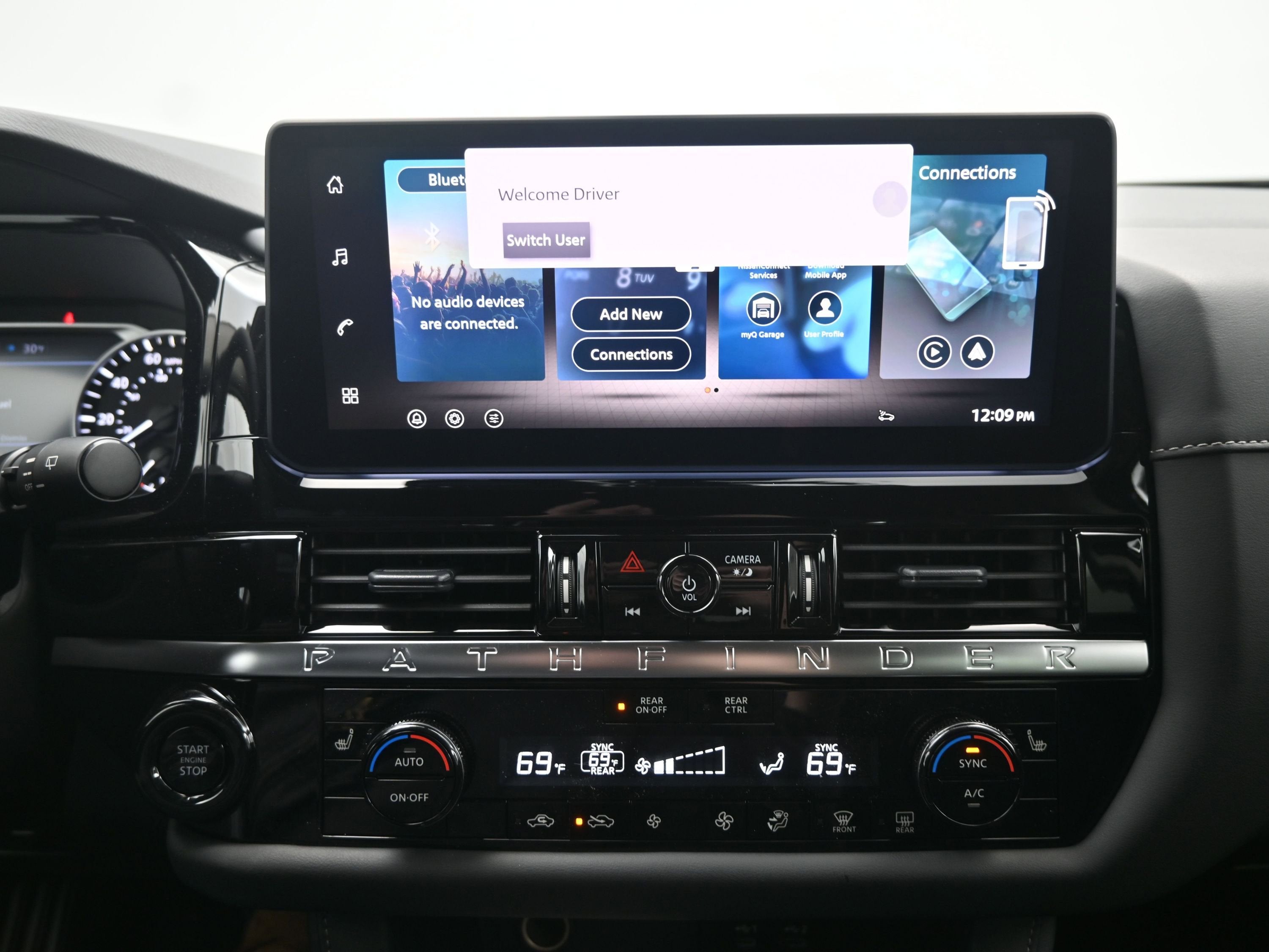 2026 Nissan PATHFINDER SV