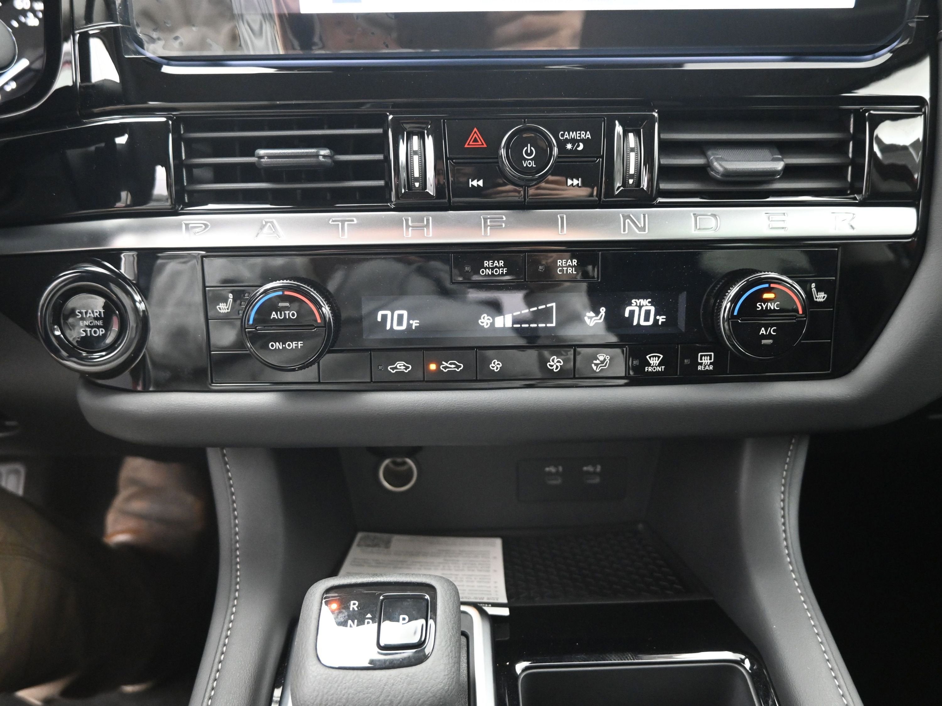 2026 Nissan PATHFINDER SV