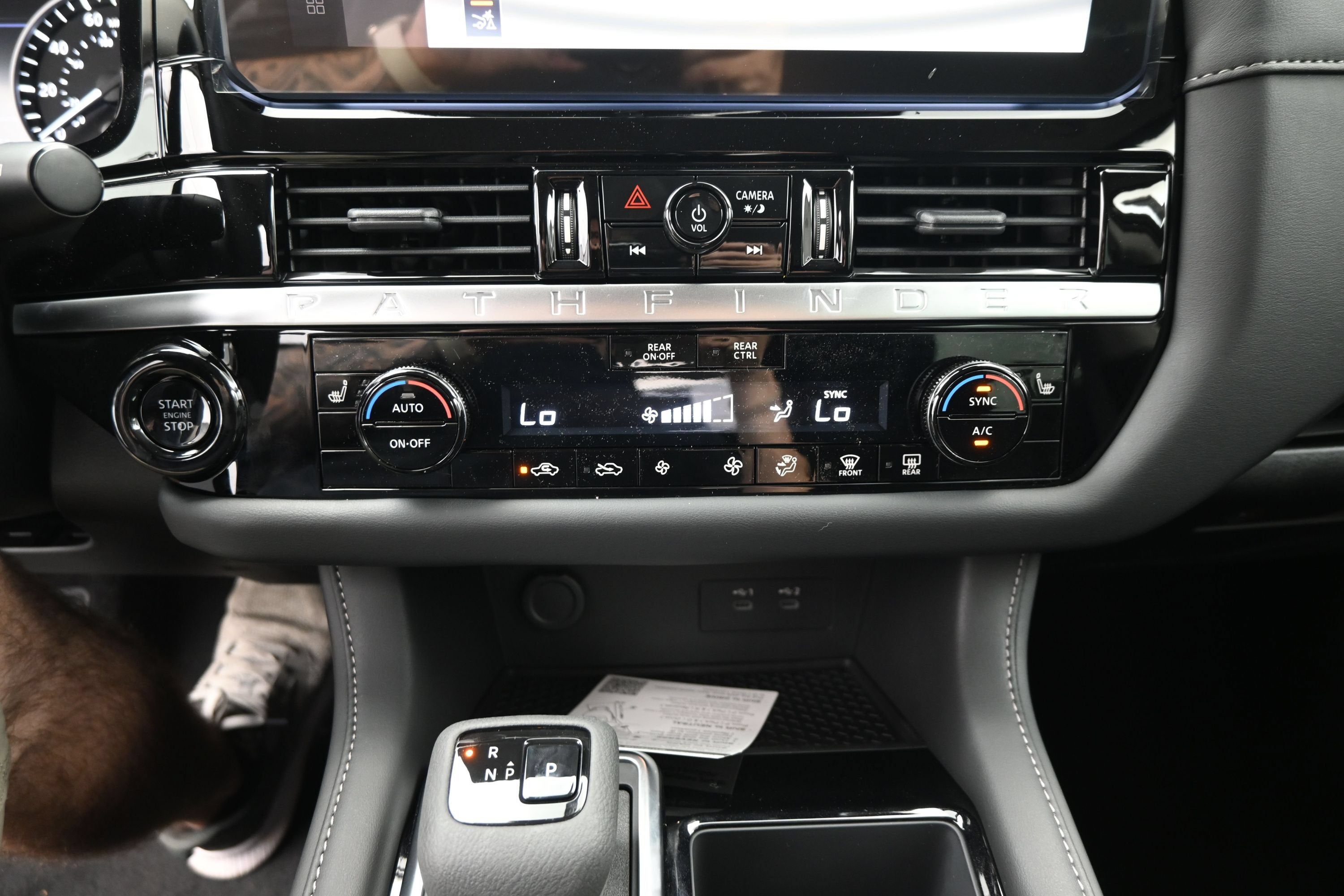 2026 Nissan PATHFINDER SV