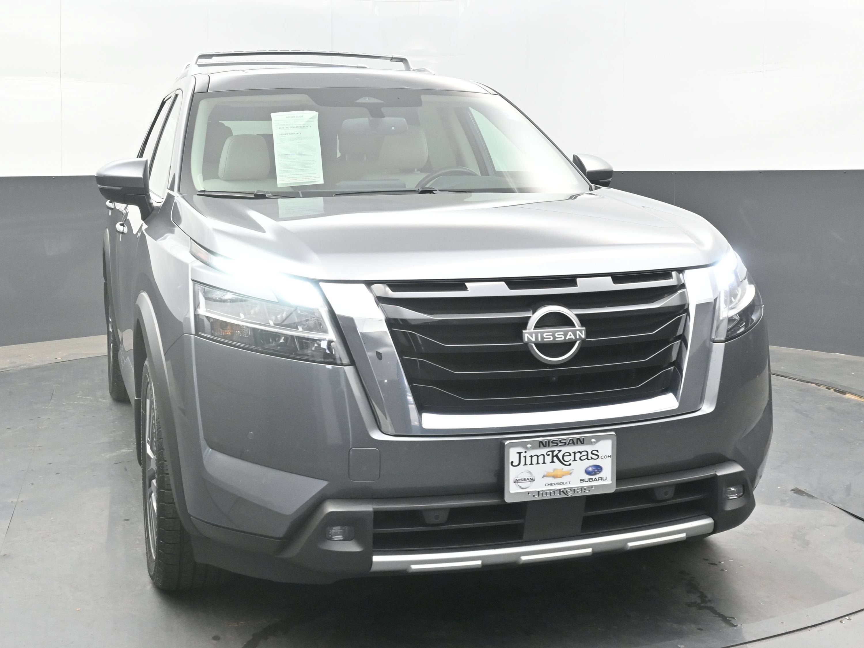 2022 Nissan Pathfinder SL