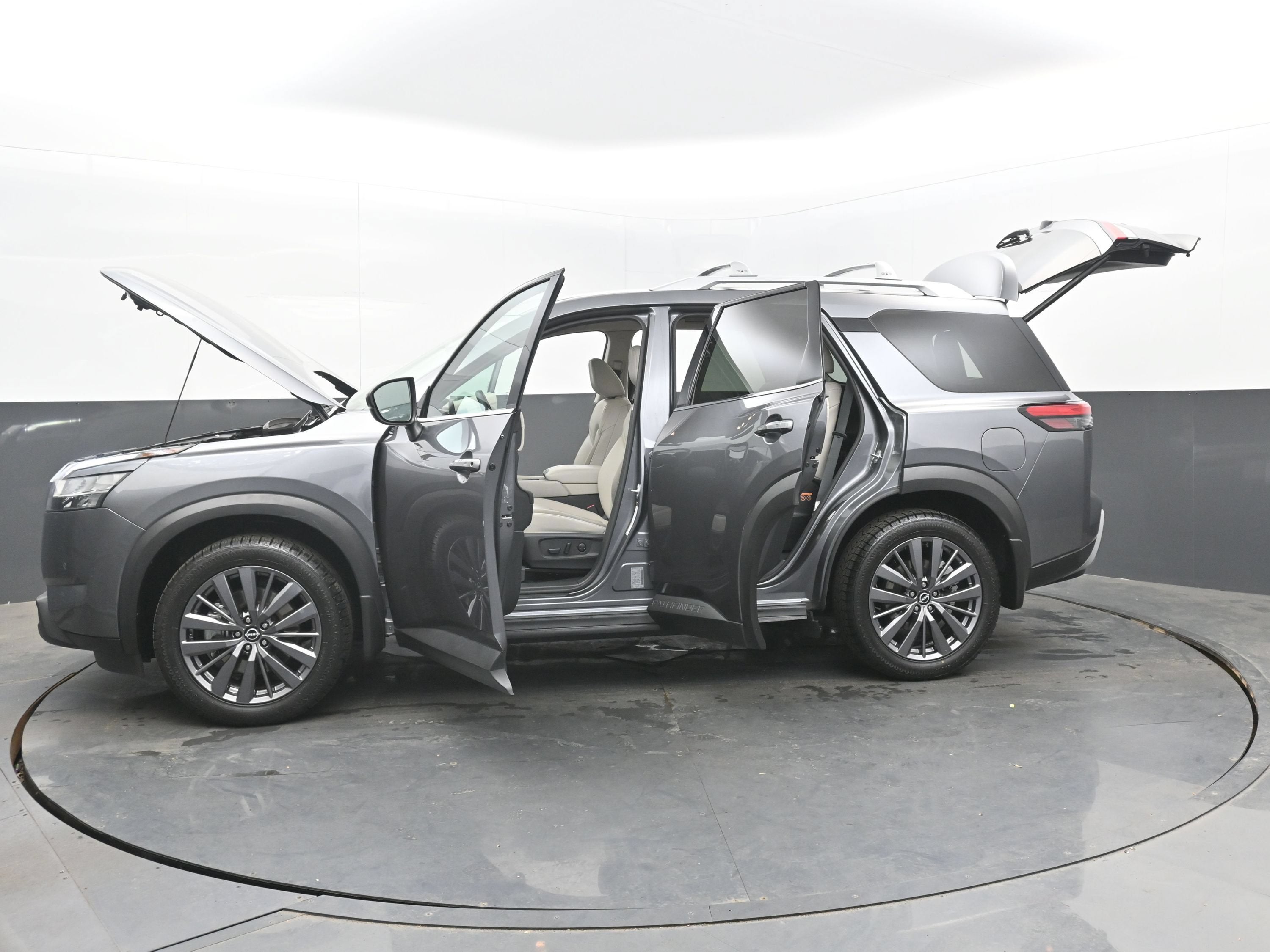 2022 Nissan Pathfinder SL
