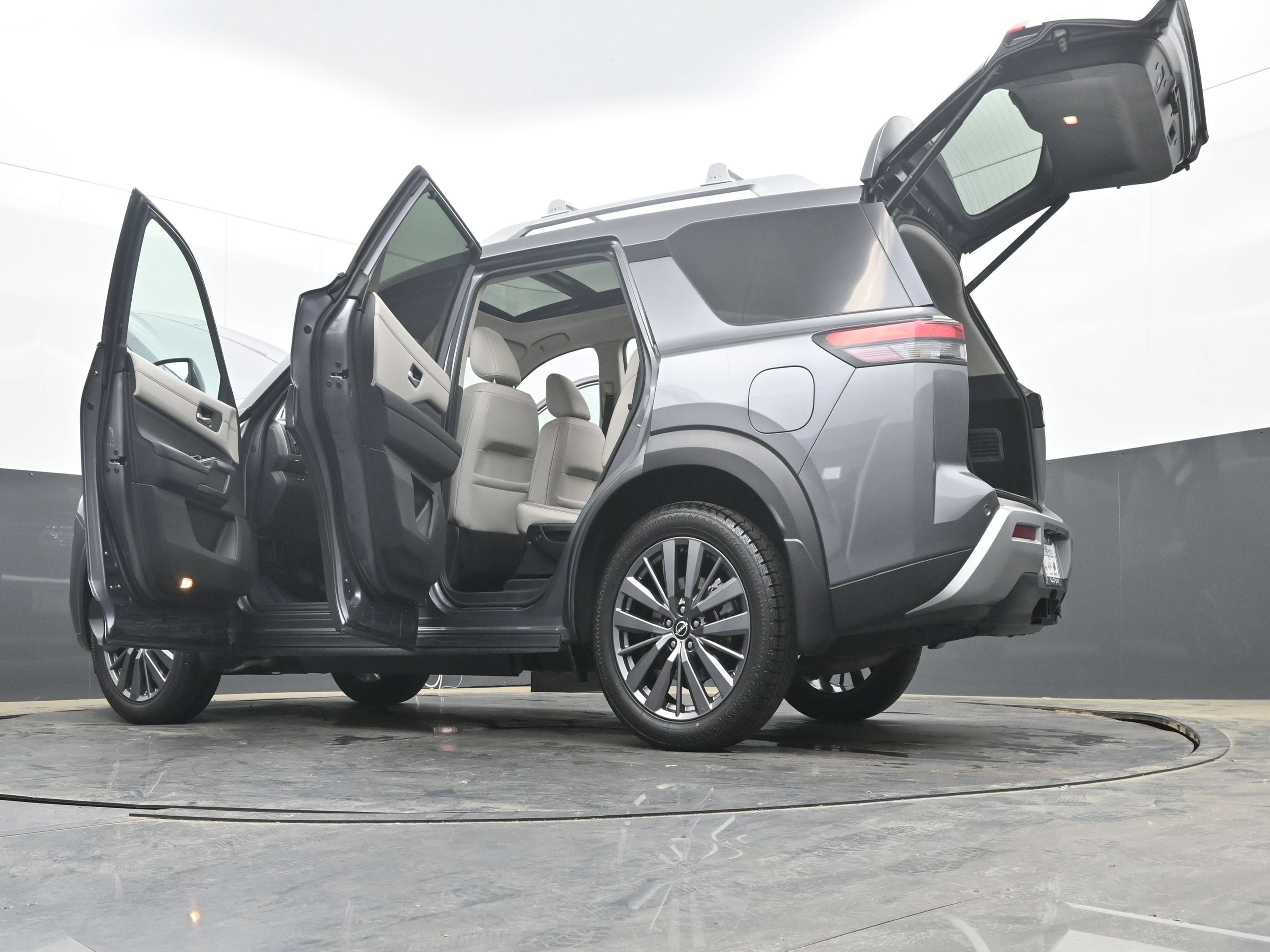 2022 Nissan Pathfinder SL