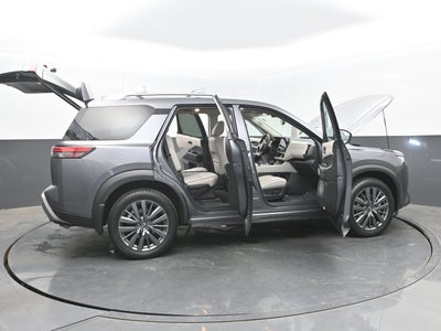 2022 Nissan Pathfinder SL