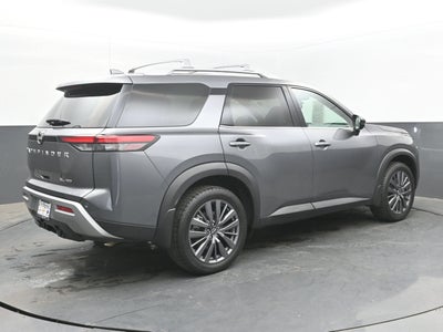 2022 Nissan Pathfinder SL