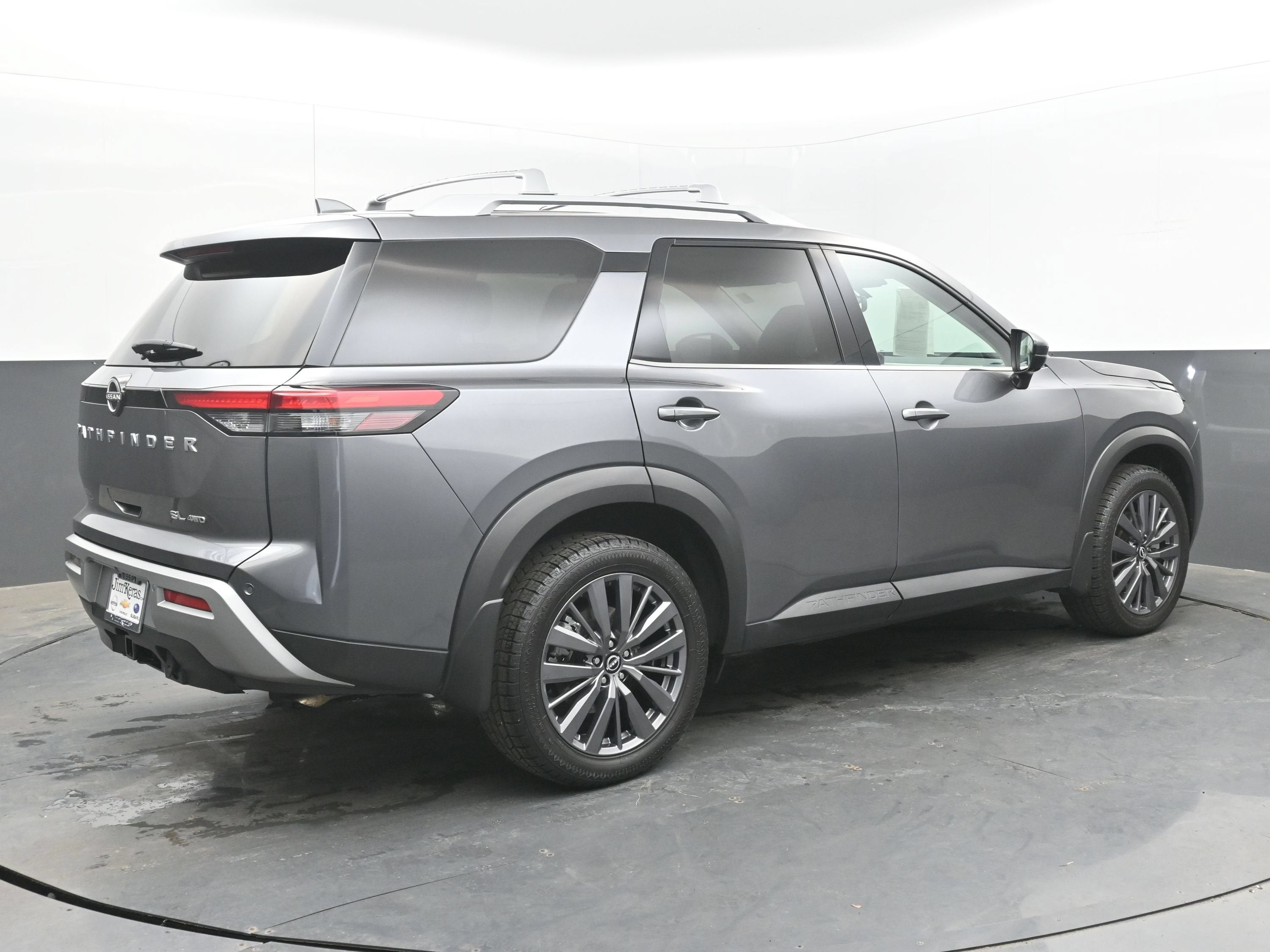2022 Nissan Pathfinder SL