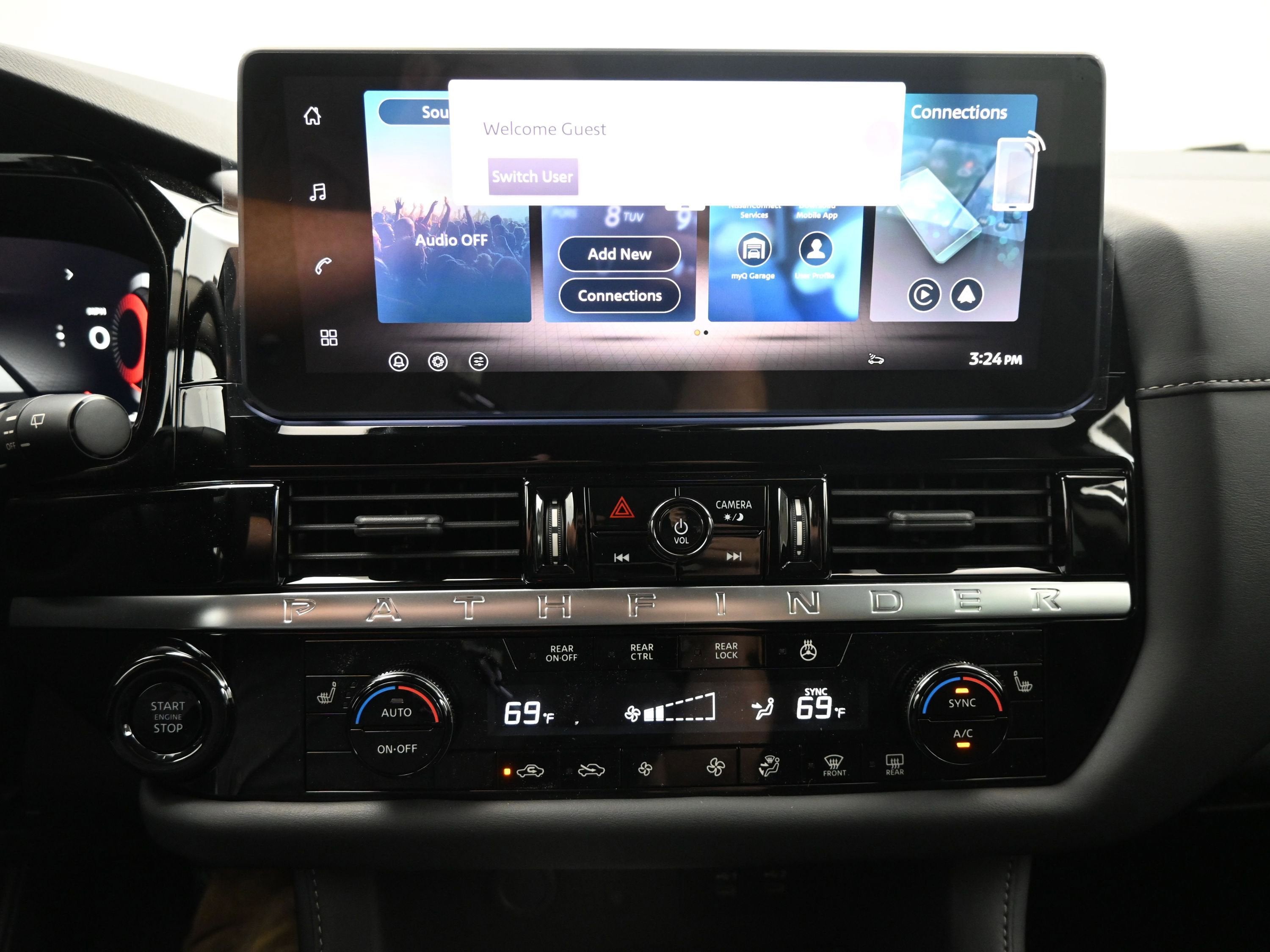 2026 Nissan PATHFINDER SL