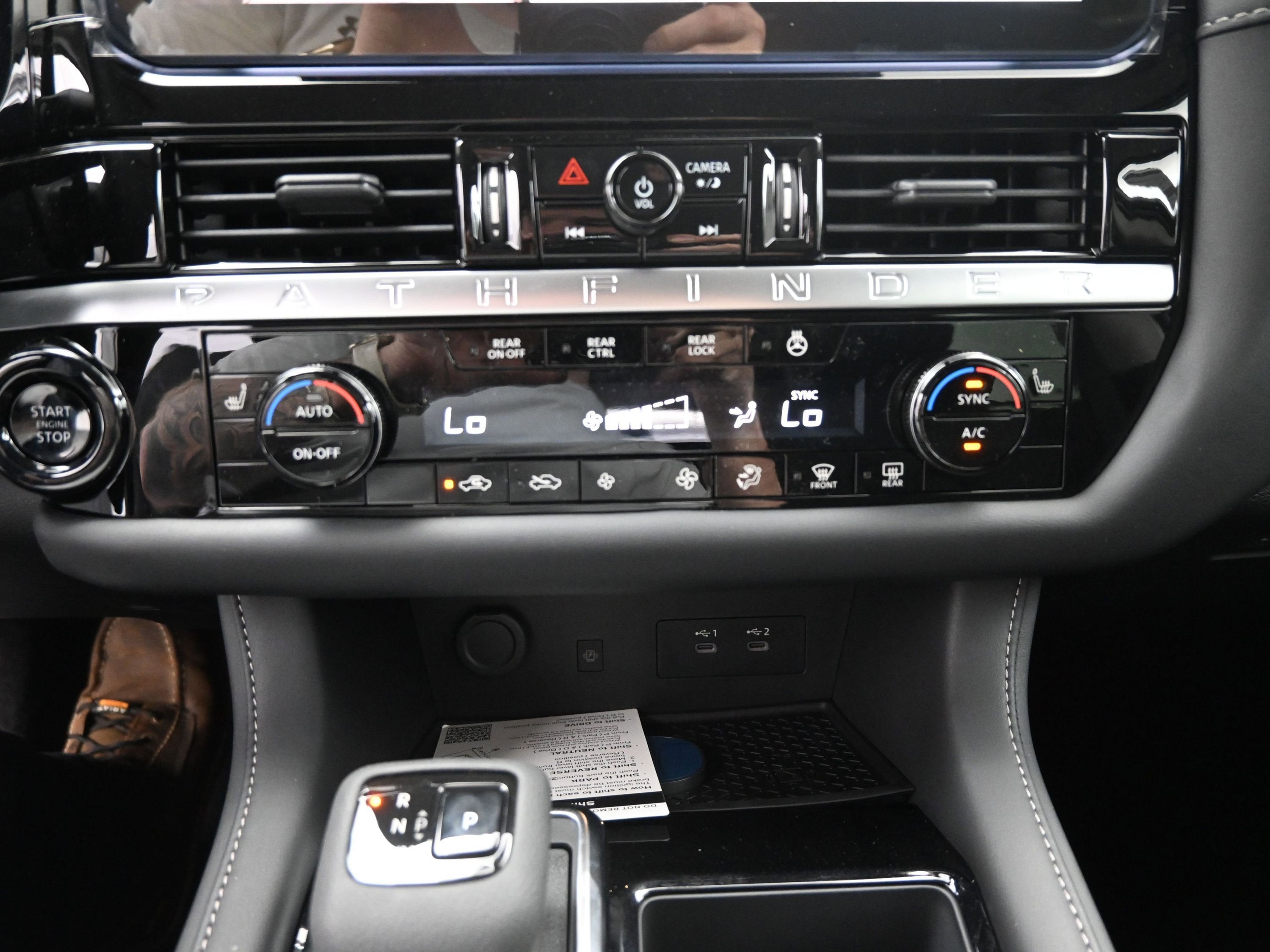 2026 Nissan PATHFINDER SL