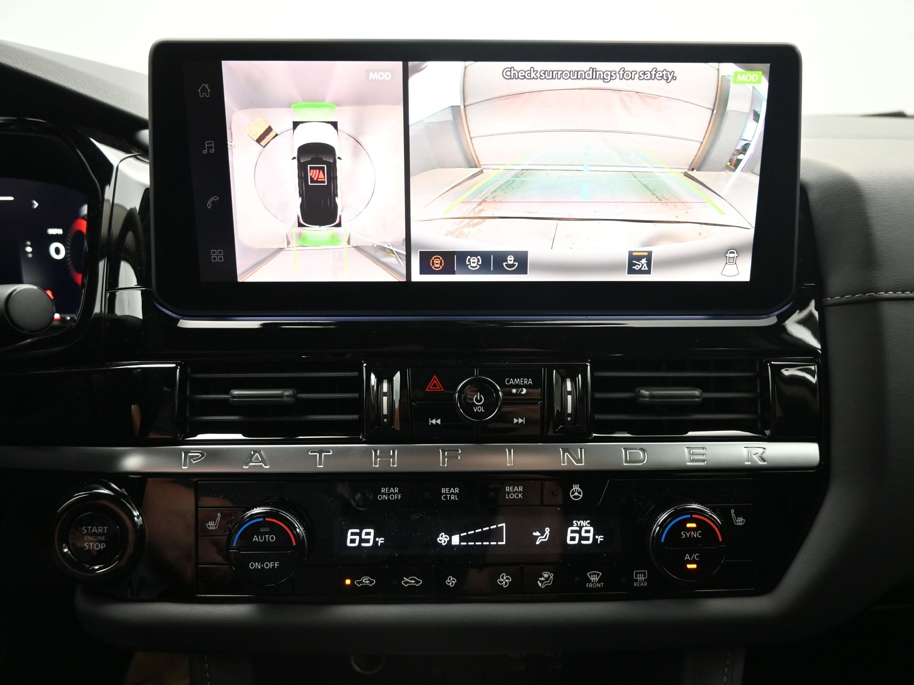 2026 Nissan PATHFINDER SL