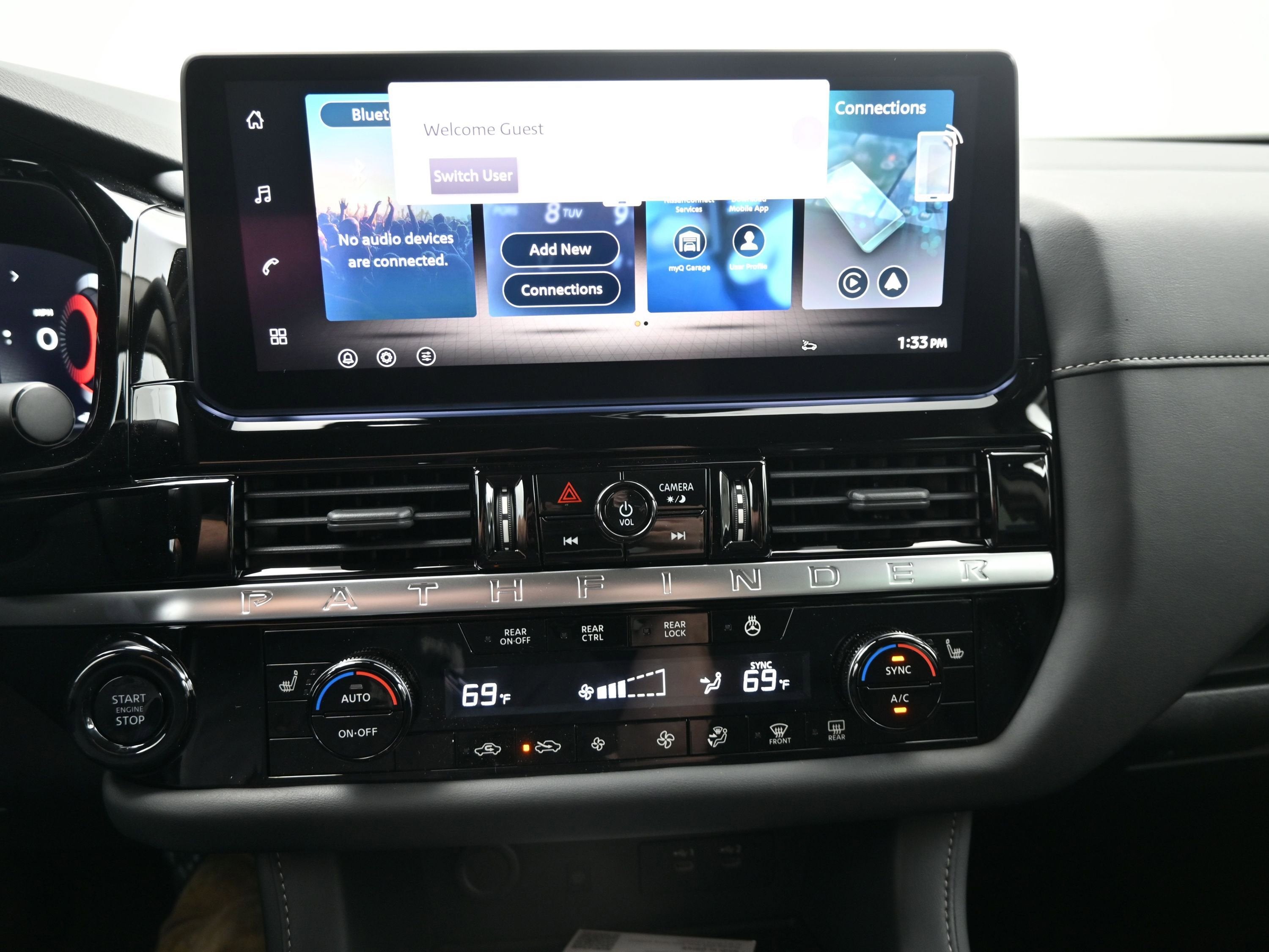 2026 Nissan PATHFINDER SL