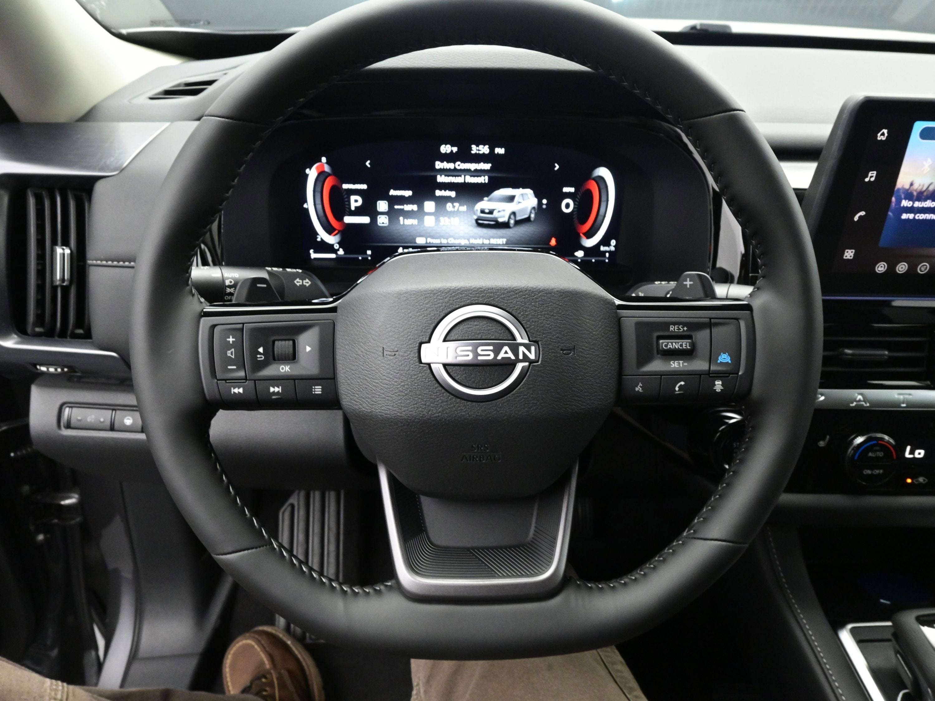 2026 Nissan PATHFINDER SL