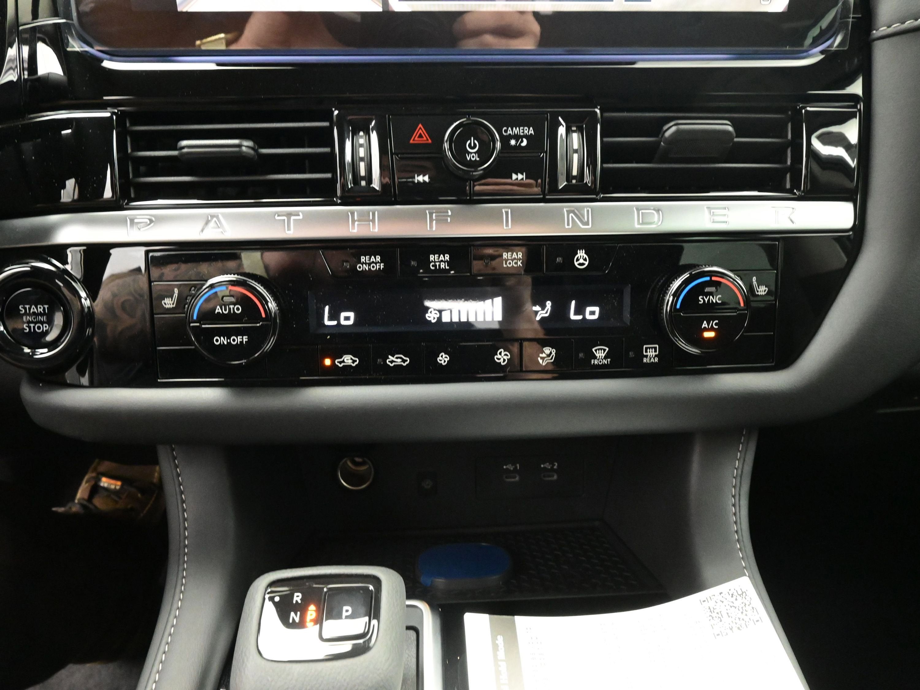 2026 Nissan PATHFINDER SL