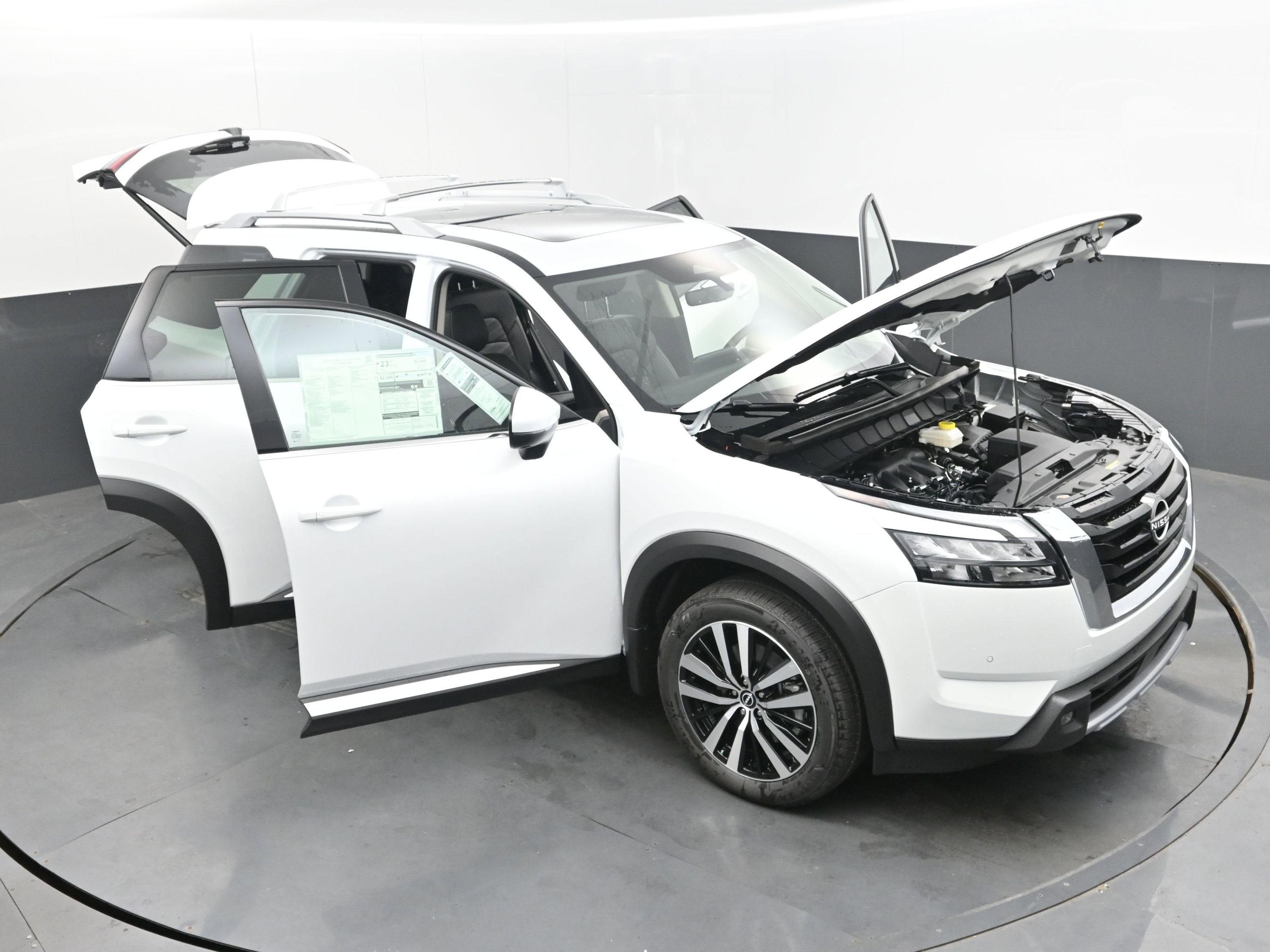 2025 Nissan PATHFINDER Platinum