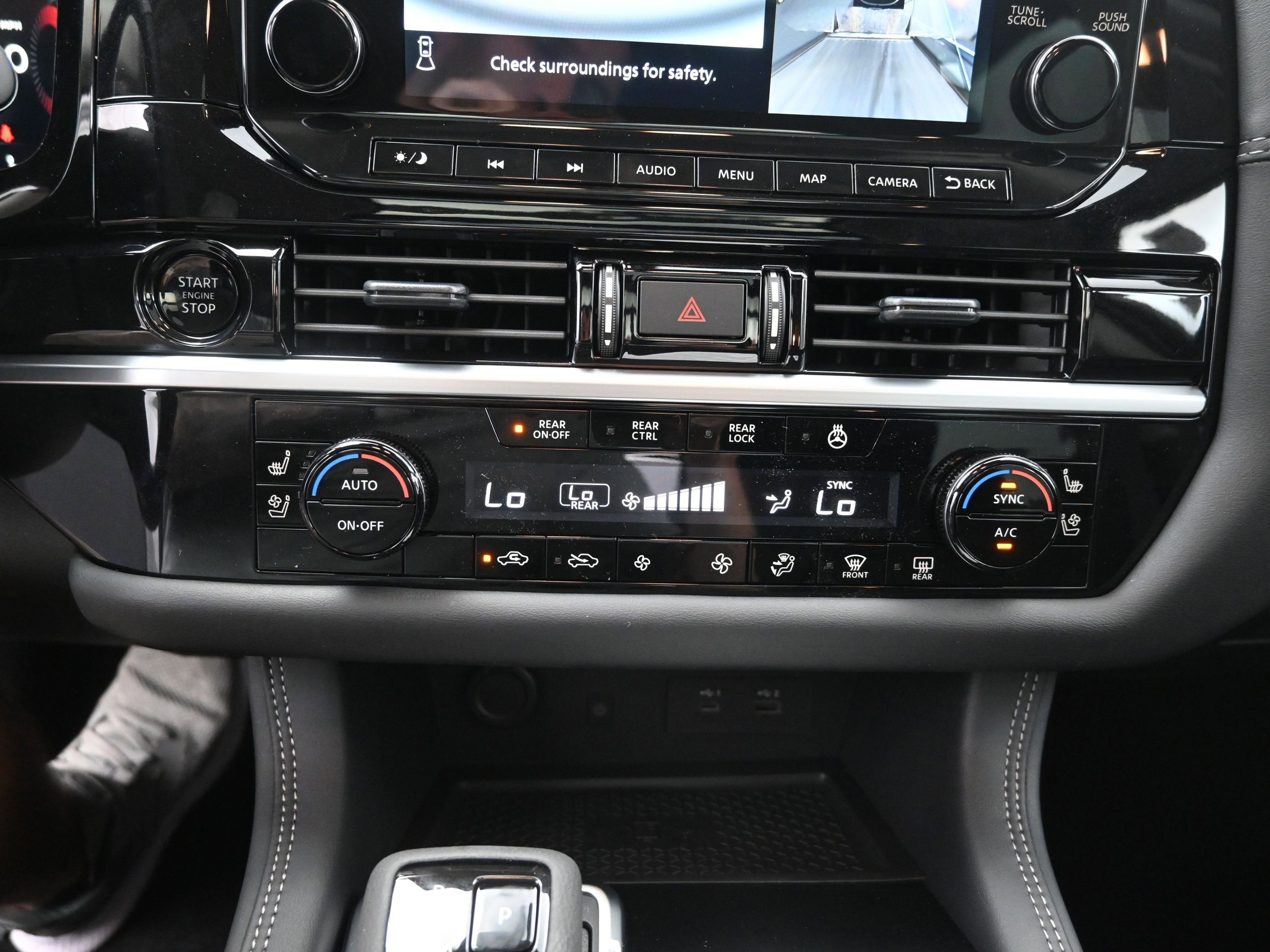 2025 Nissan PATHFINDER Platinum