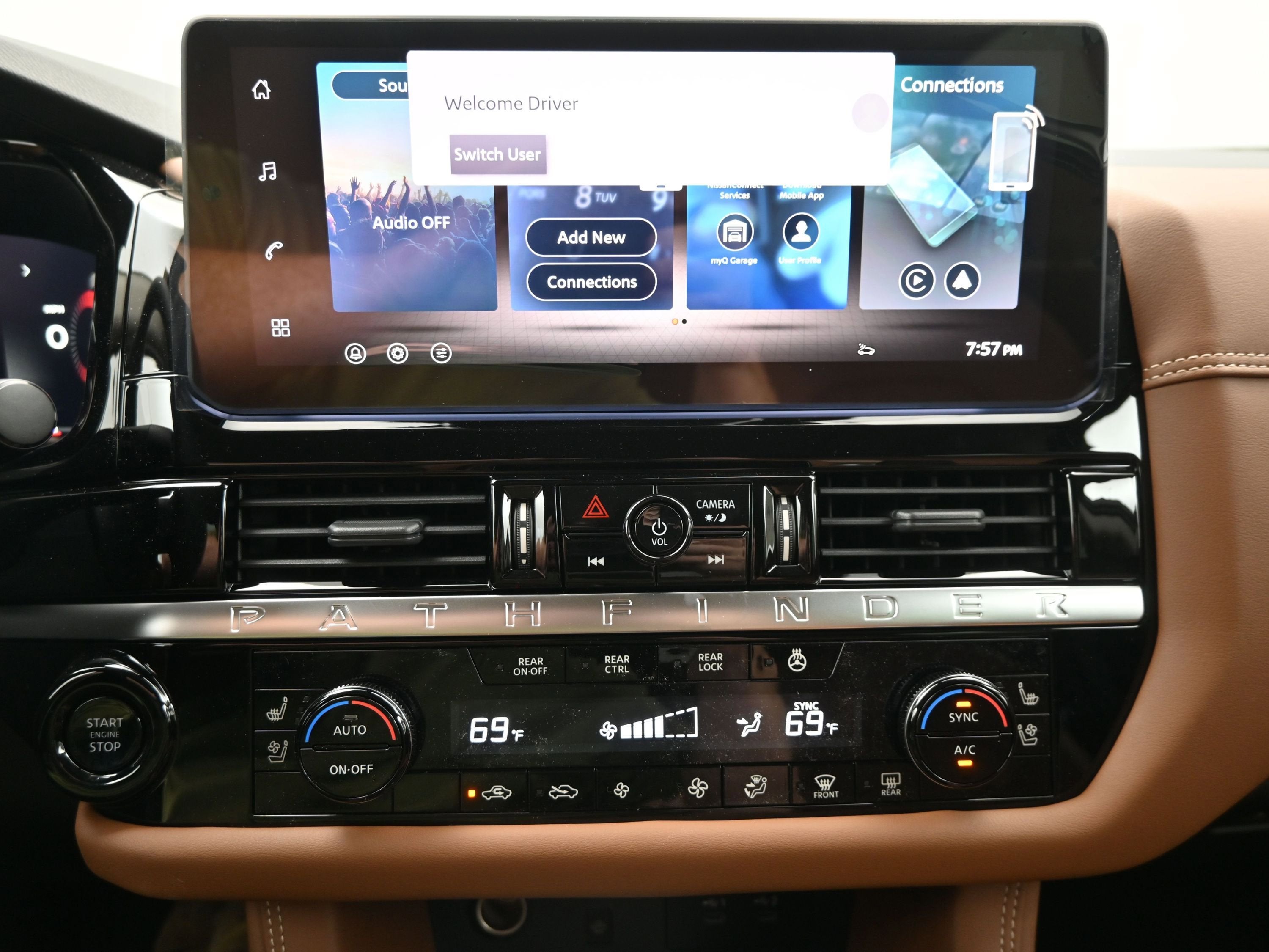 2026 Nissan PATHFINDER Platinum