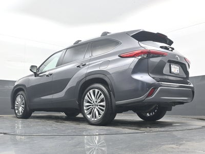 2022 Toyota Highlander Platinum