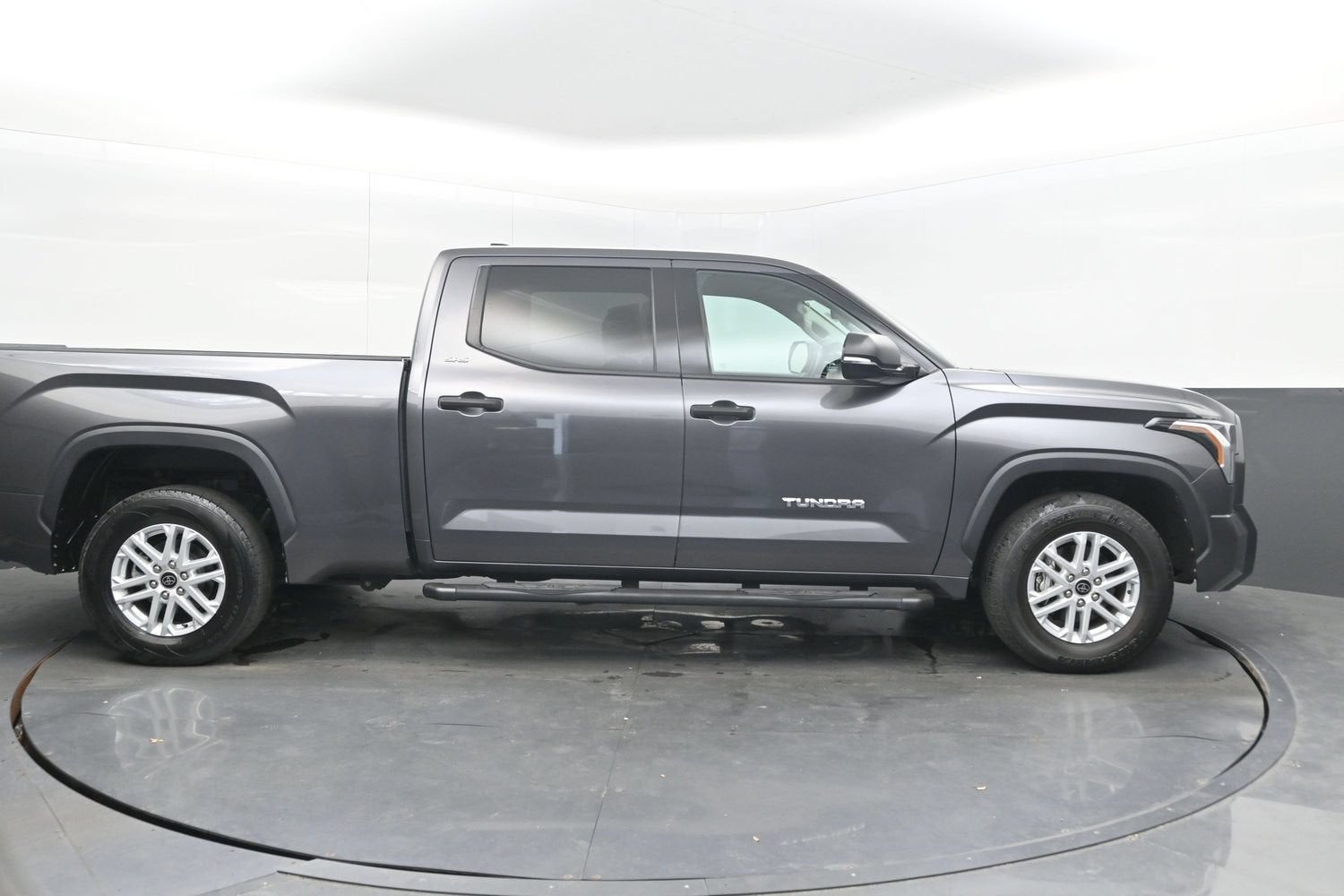 2022 Toyota Tundra 2WD SR5