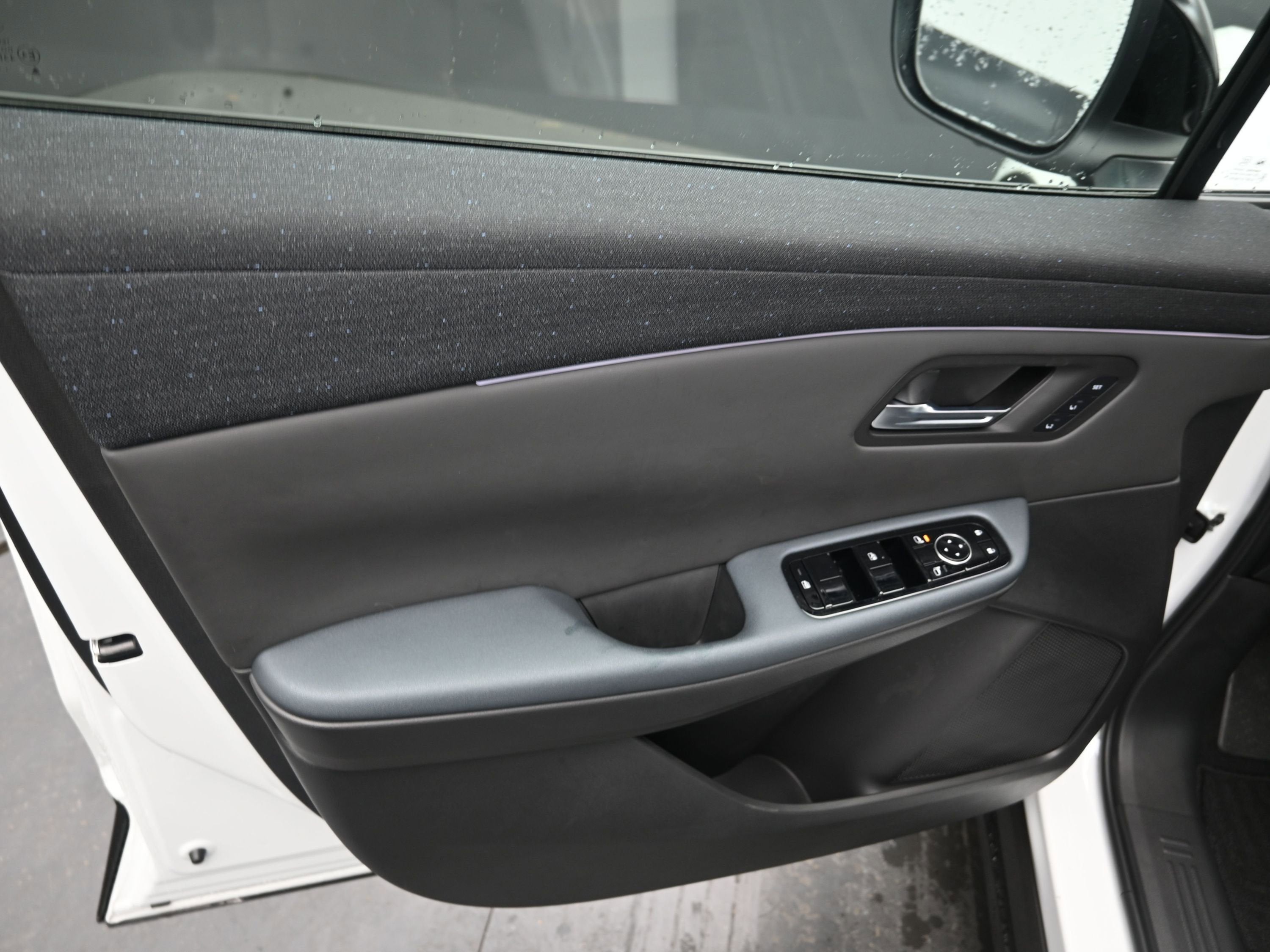 2026 Nissan LEAF PLATINUM+