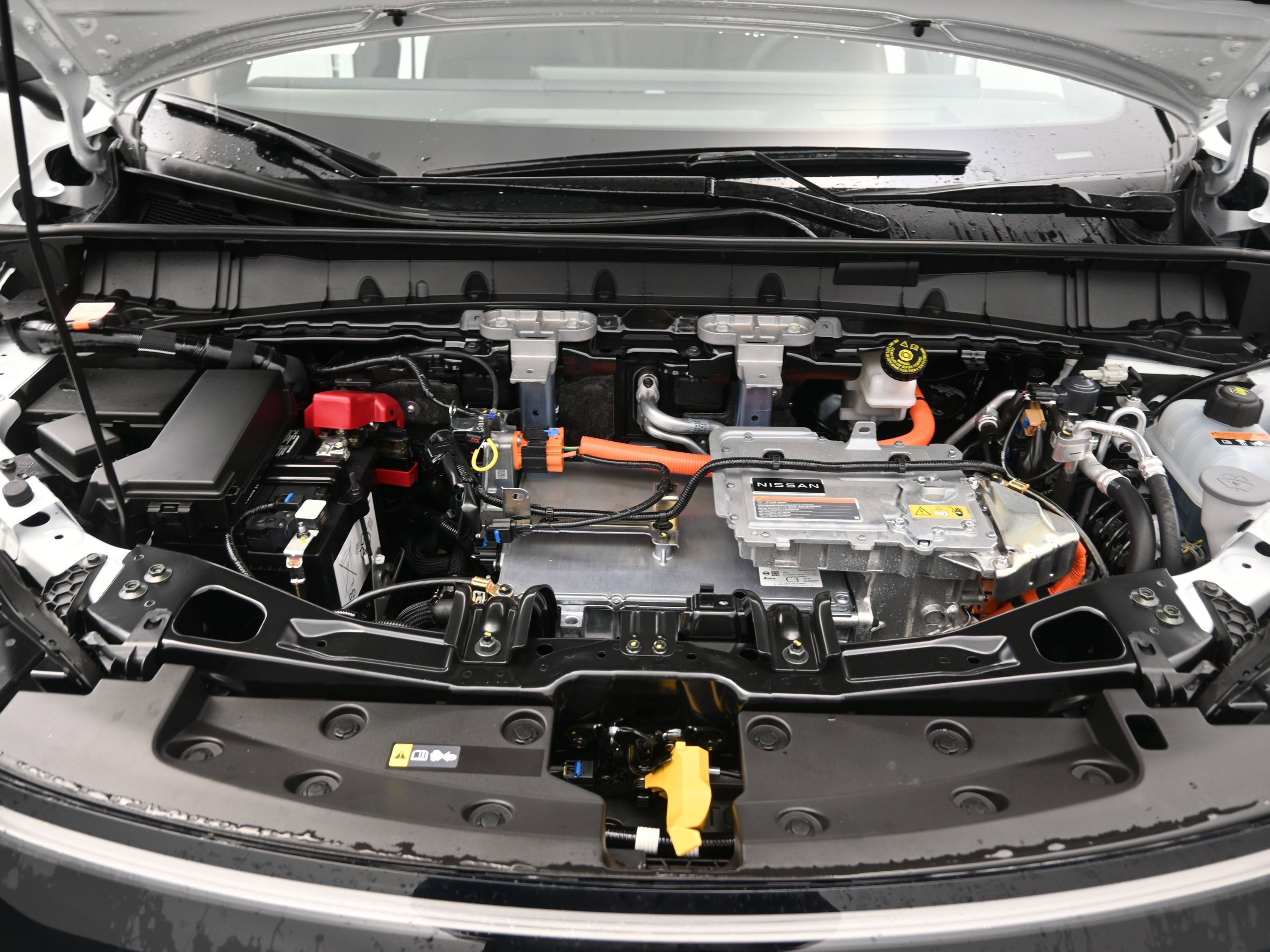 2026 Nissan LEAF PLATINUM+