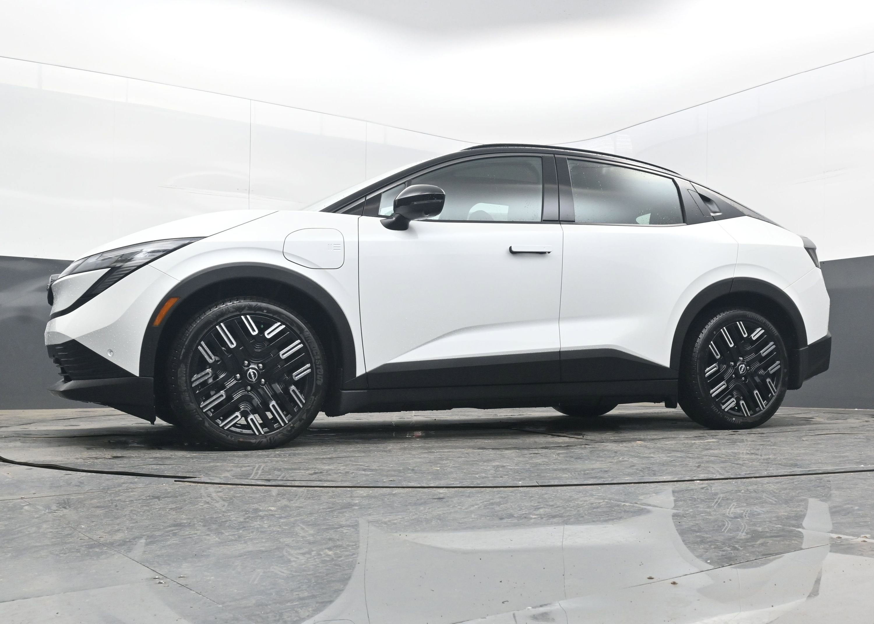 2026 Nissan LEAF PLATINUM+