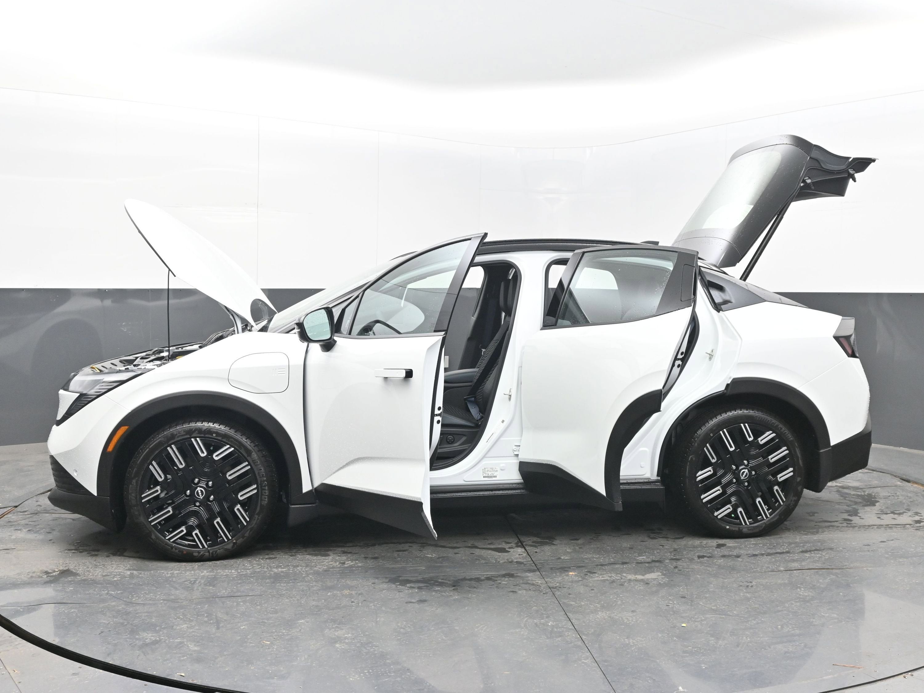 2026 Nissan LEAF PLATINUM+