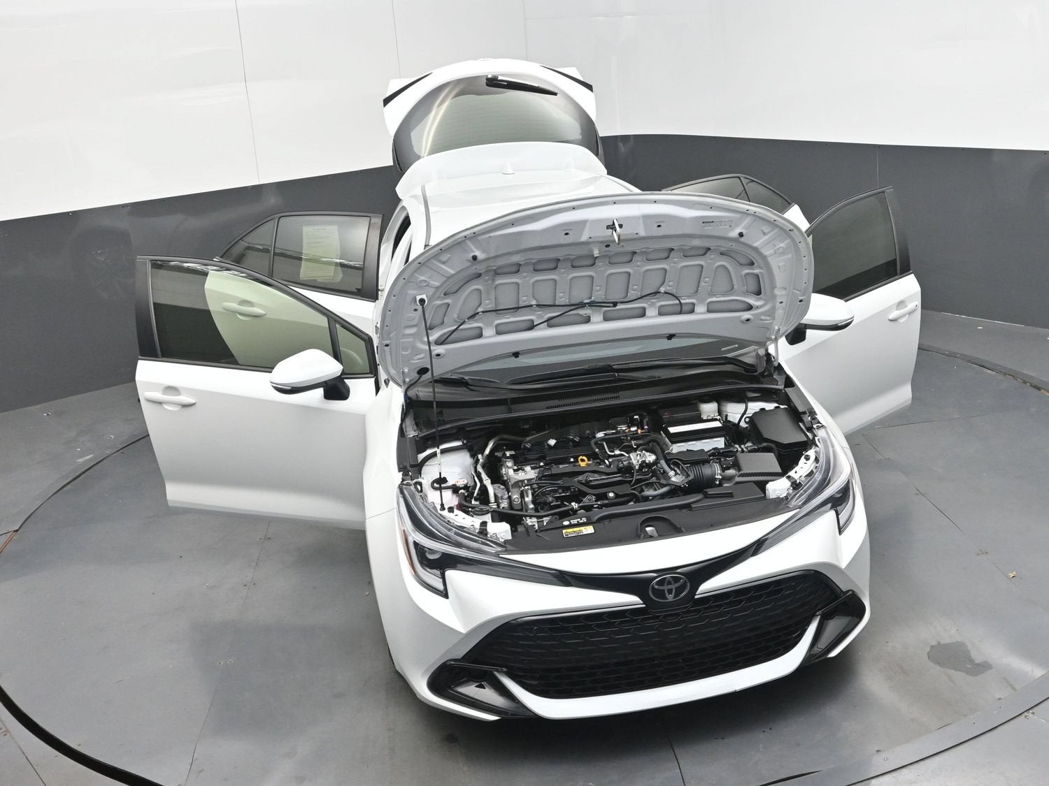 2025 Toyota Corolla Hatchback SE