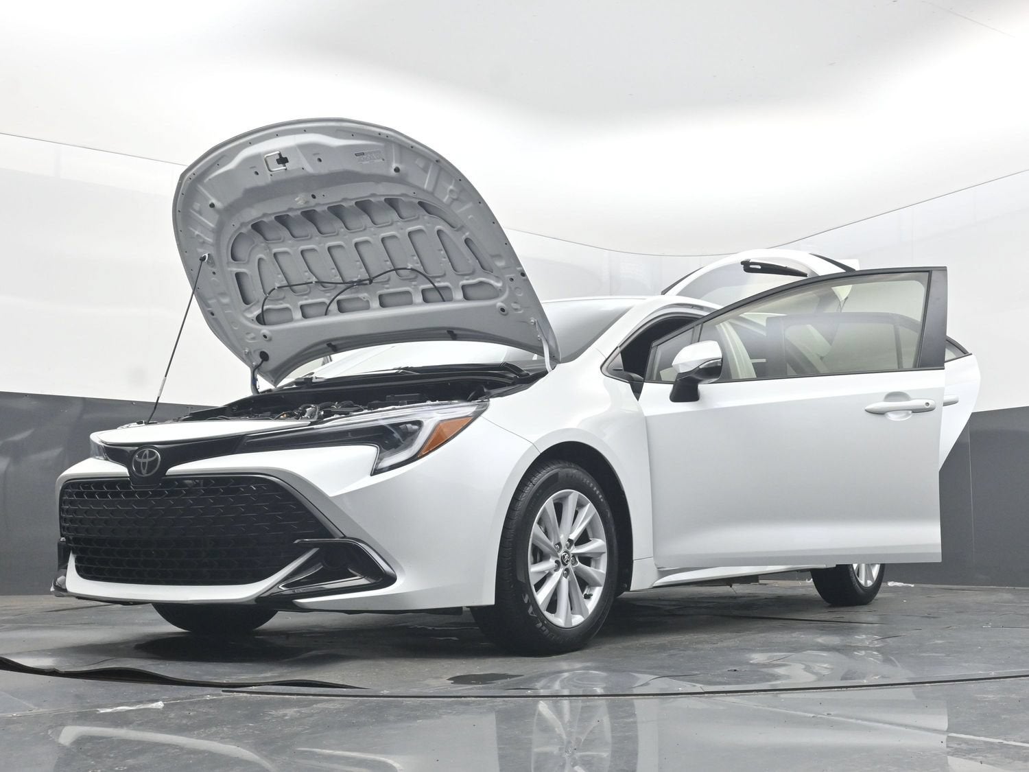 2025 Toyota Corolla Hatchback SE