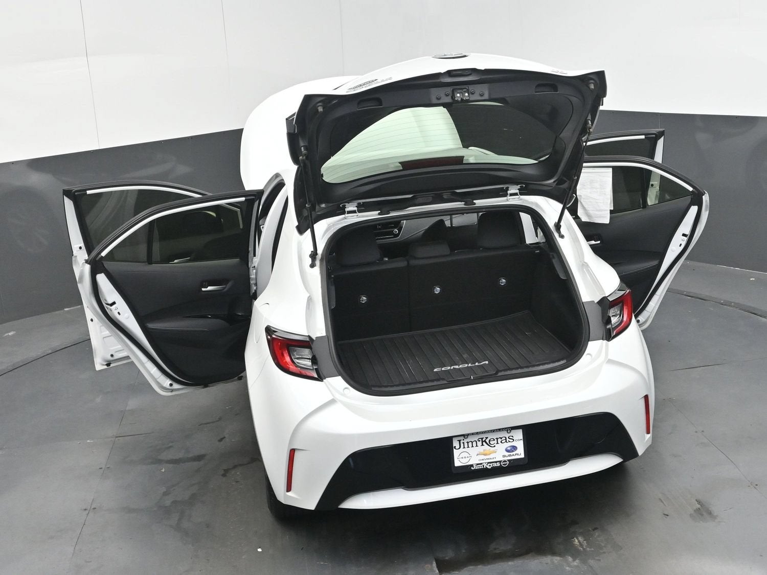 2025 Toyota Corolla Hatchback SE
