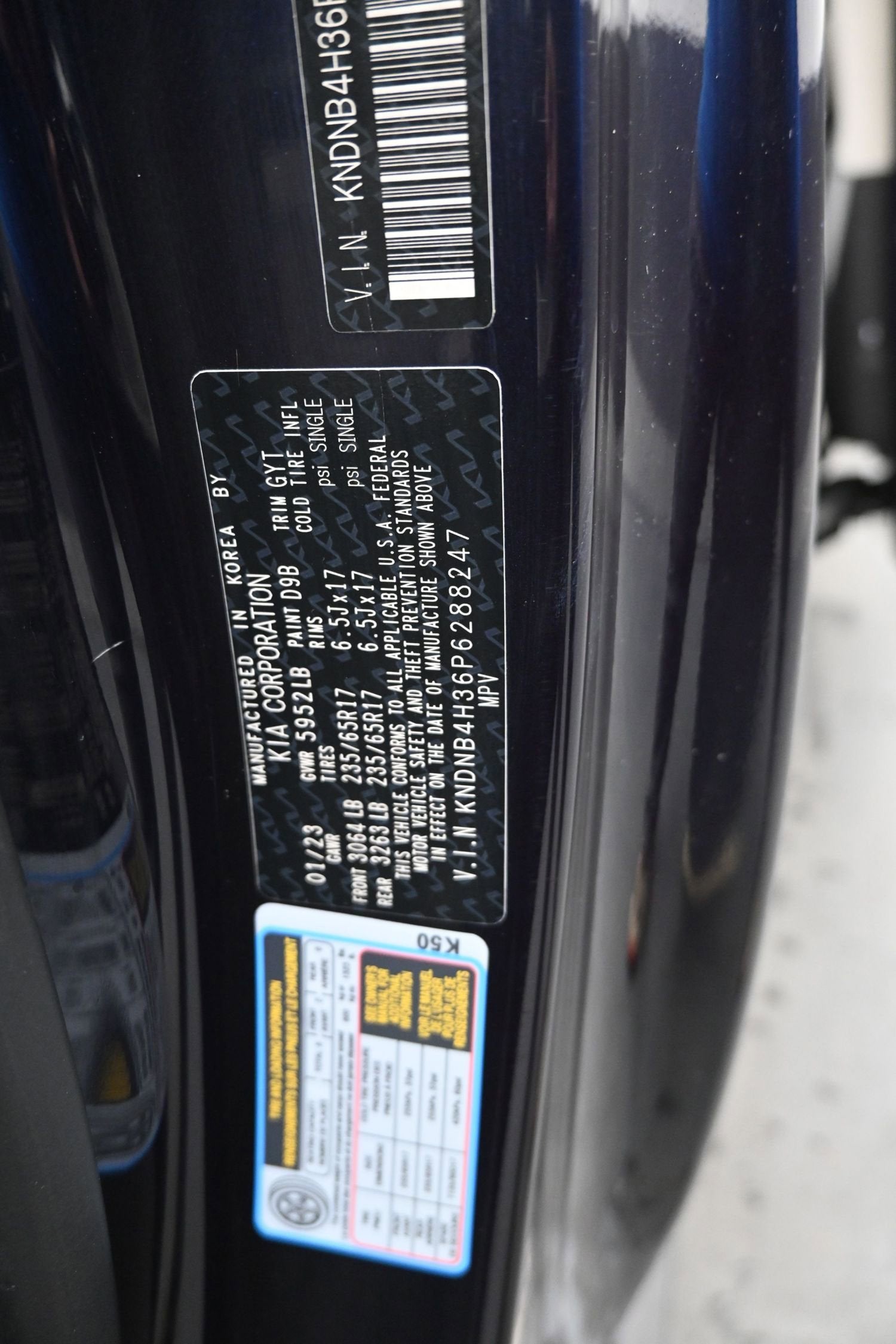 2023 Kia Carnival LX